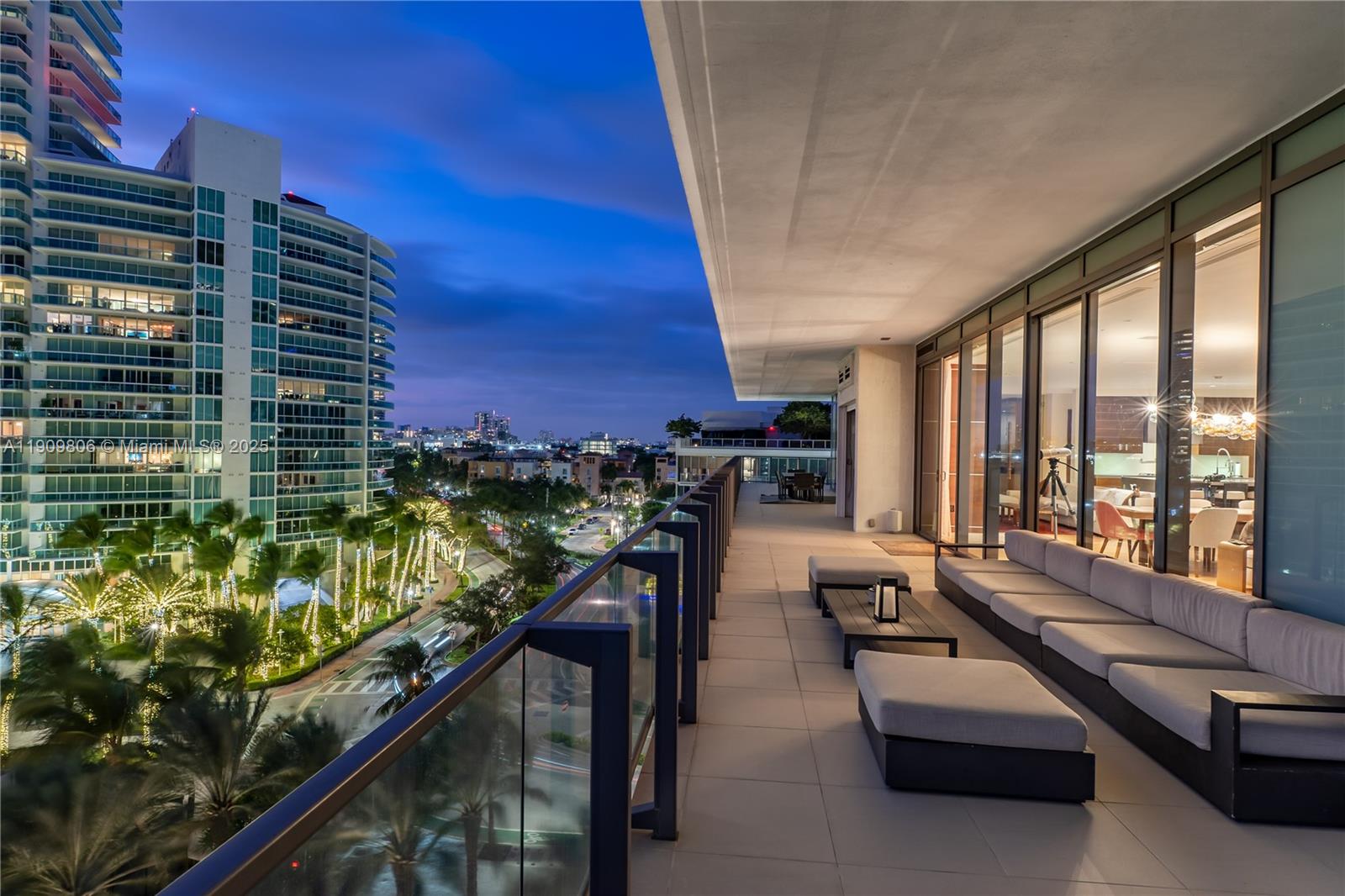 800 S Pointe Dr #704, Miami Beach FL 33139
