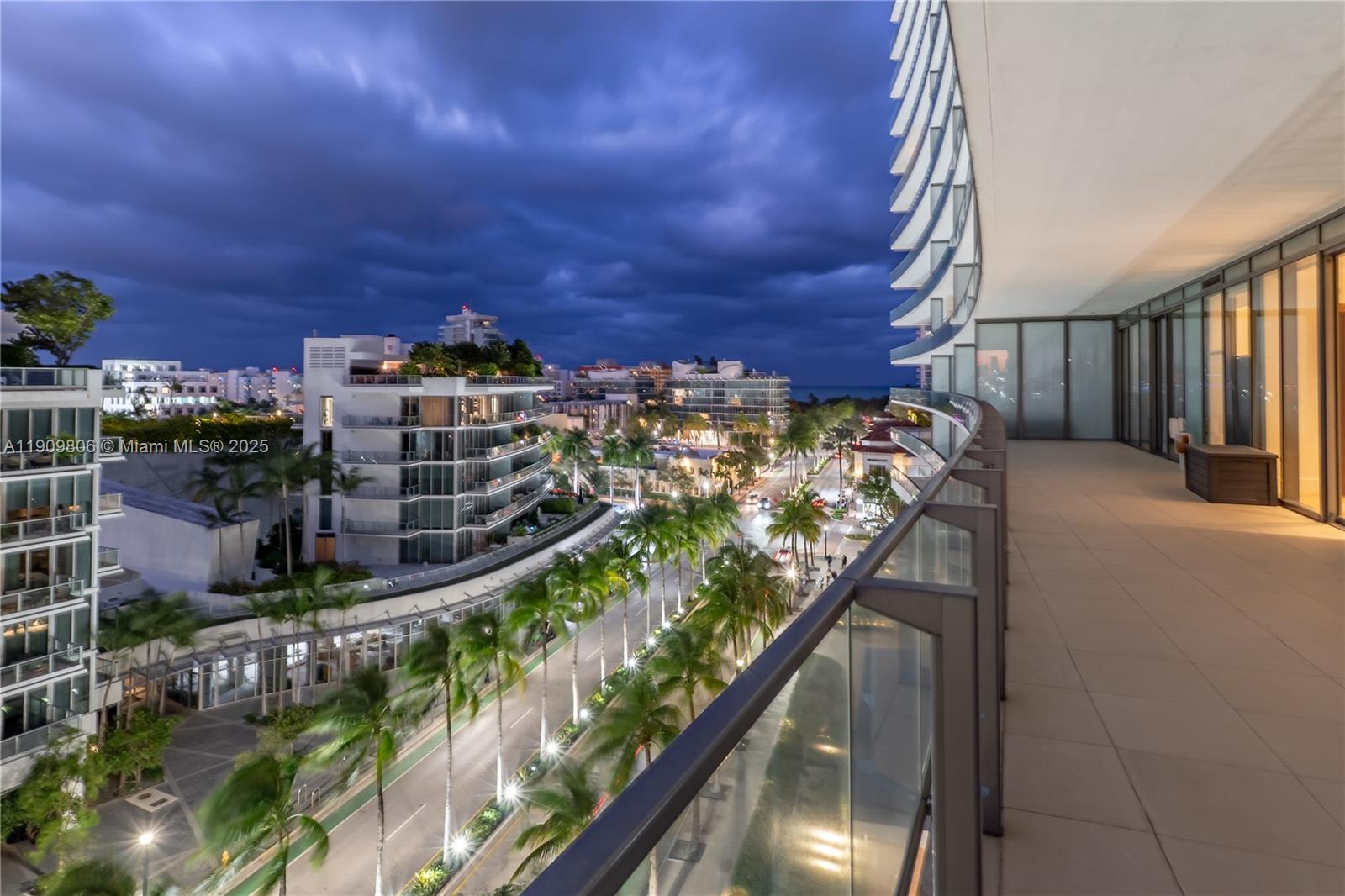 800 S Pointe Dr #704, Miami Beach FL 33139