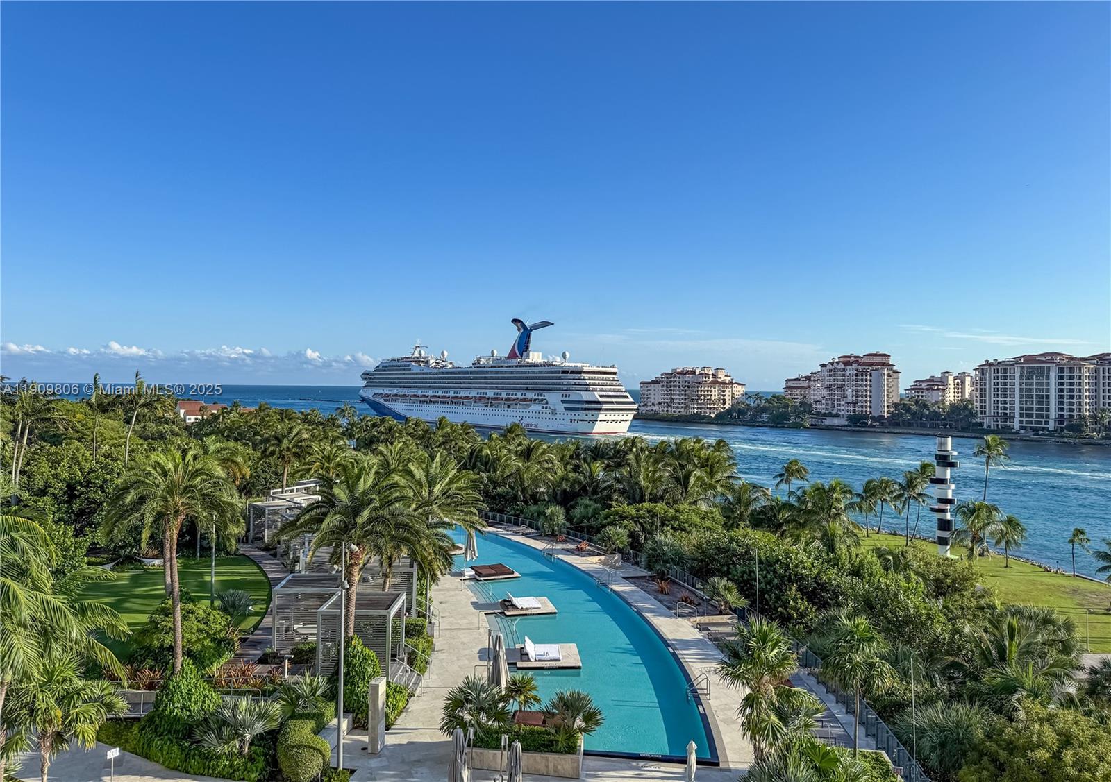 800 S Pointe Dr #704, Miami Beach FL 33139