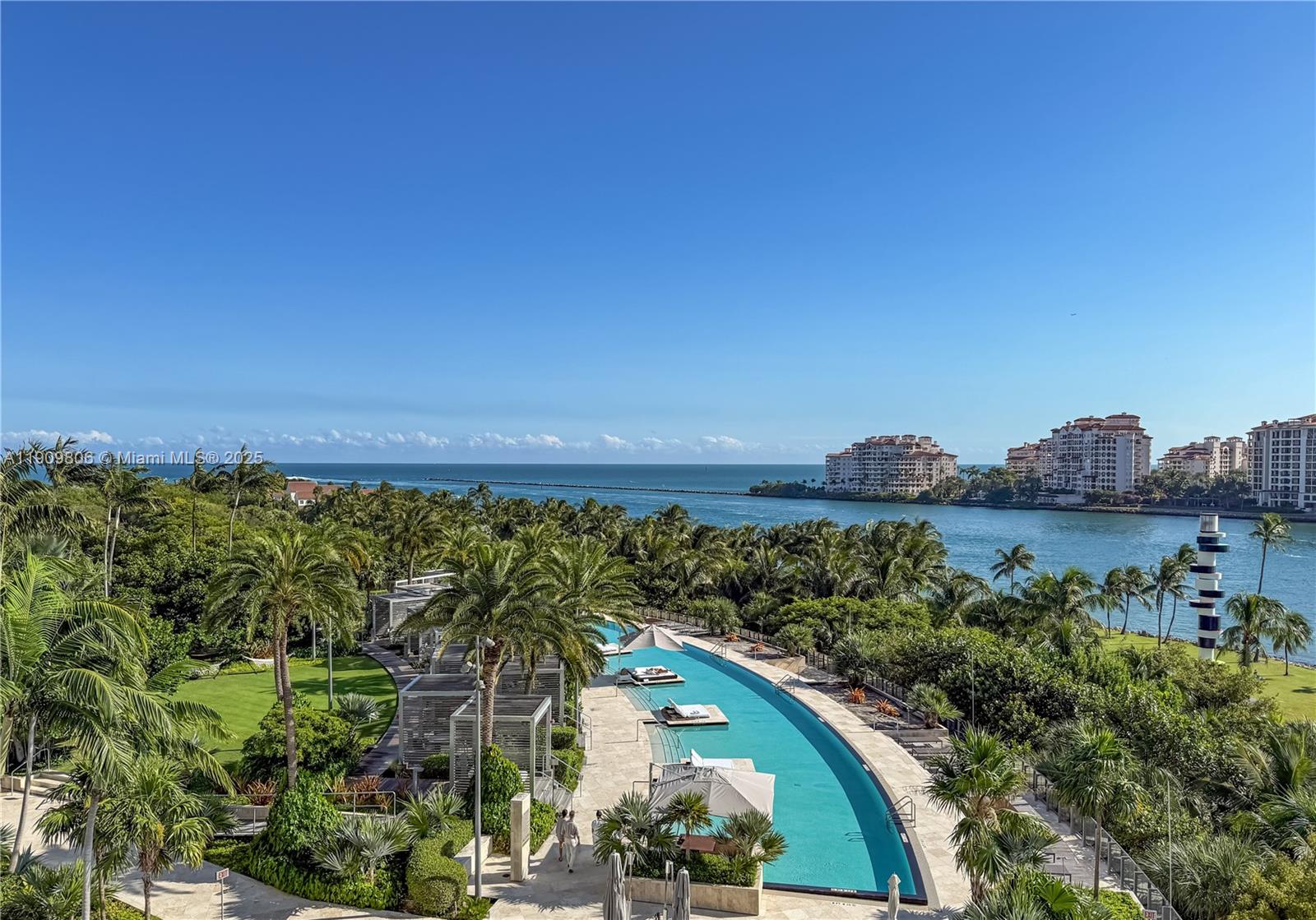 800 S Pointe Dr #704, Miami Beach FL 33139