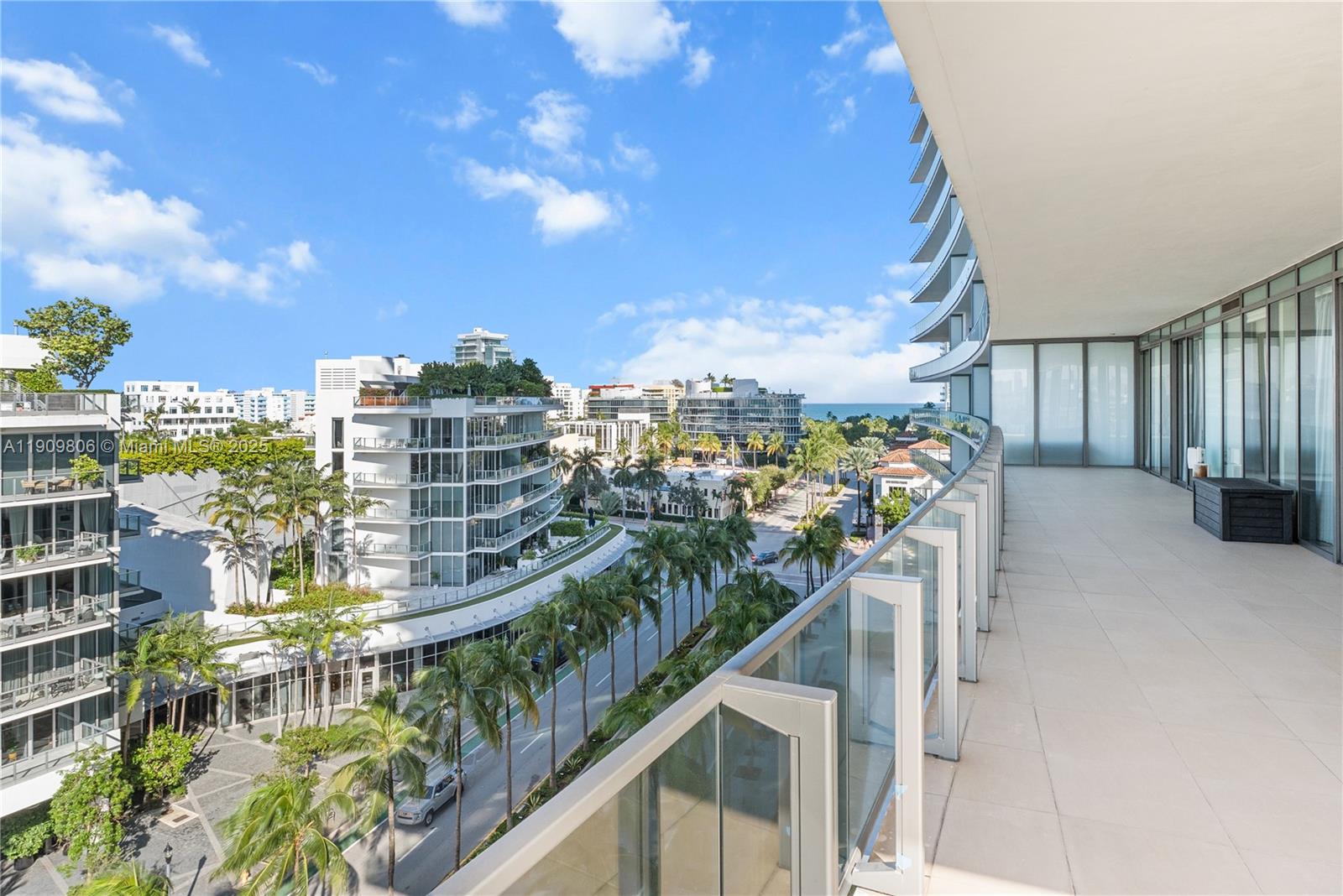 800 S Pointe Dr #704, Miami Beach FL 33139