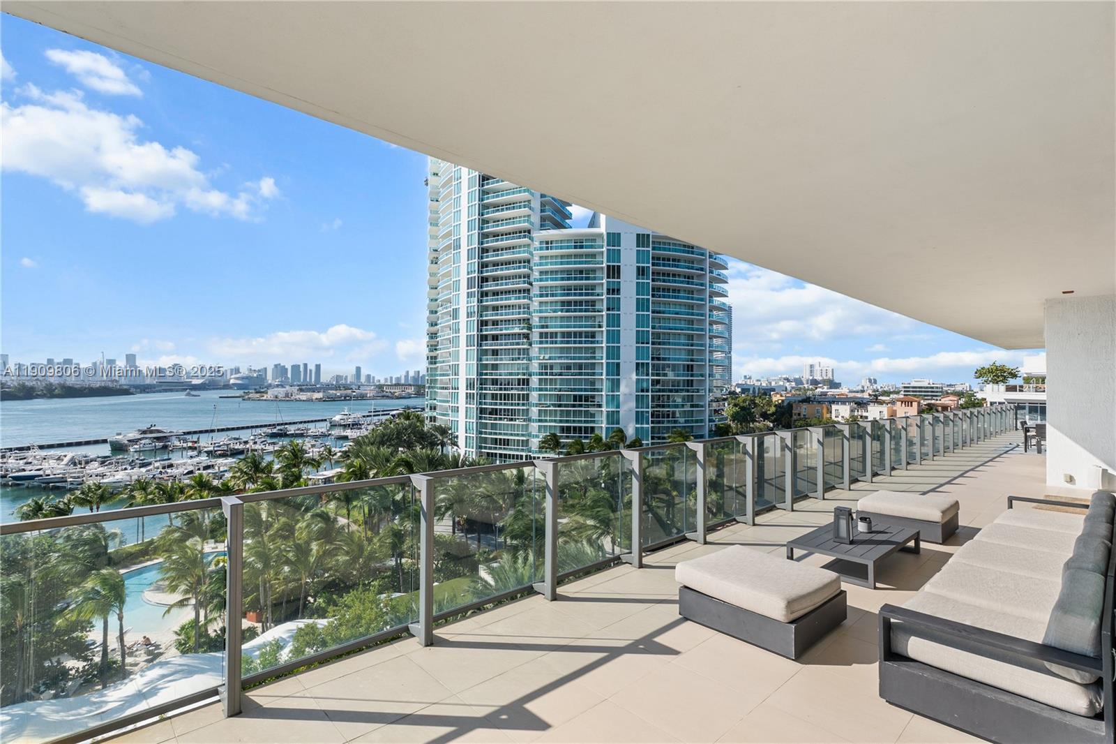 800 S Pointe Dr #704, Miami Beach FL 33139