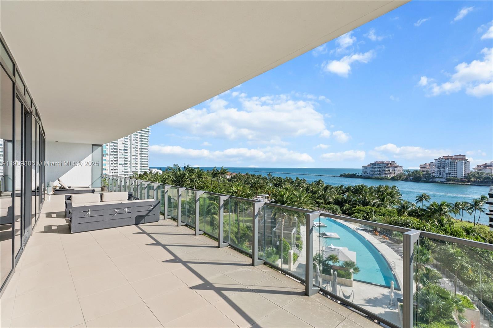 800 S Pointe Dr #704, Miami Beach FL 33139