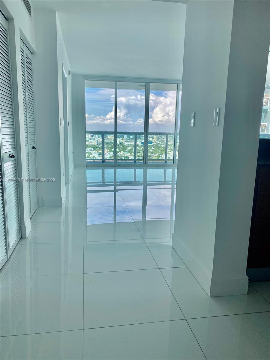 1800 N BAYSHORE DR #4210, Miami FL 33132