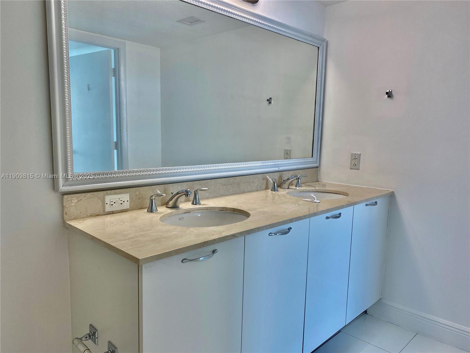 1800 N BAYSHORE DR #4210, Miami FL 33132