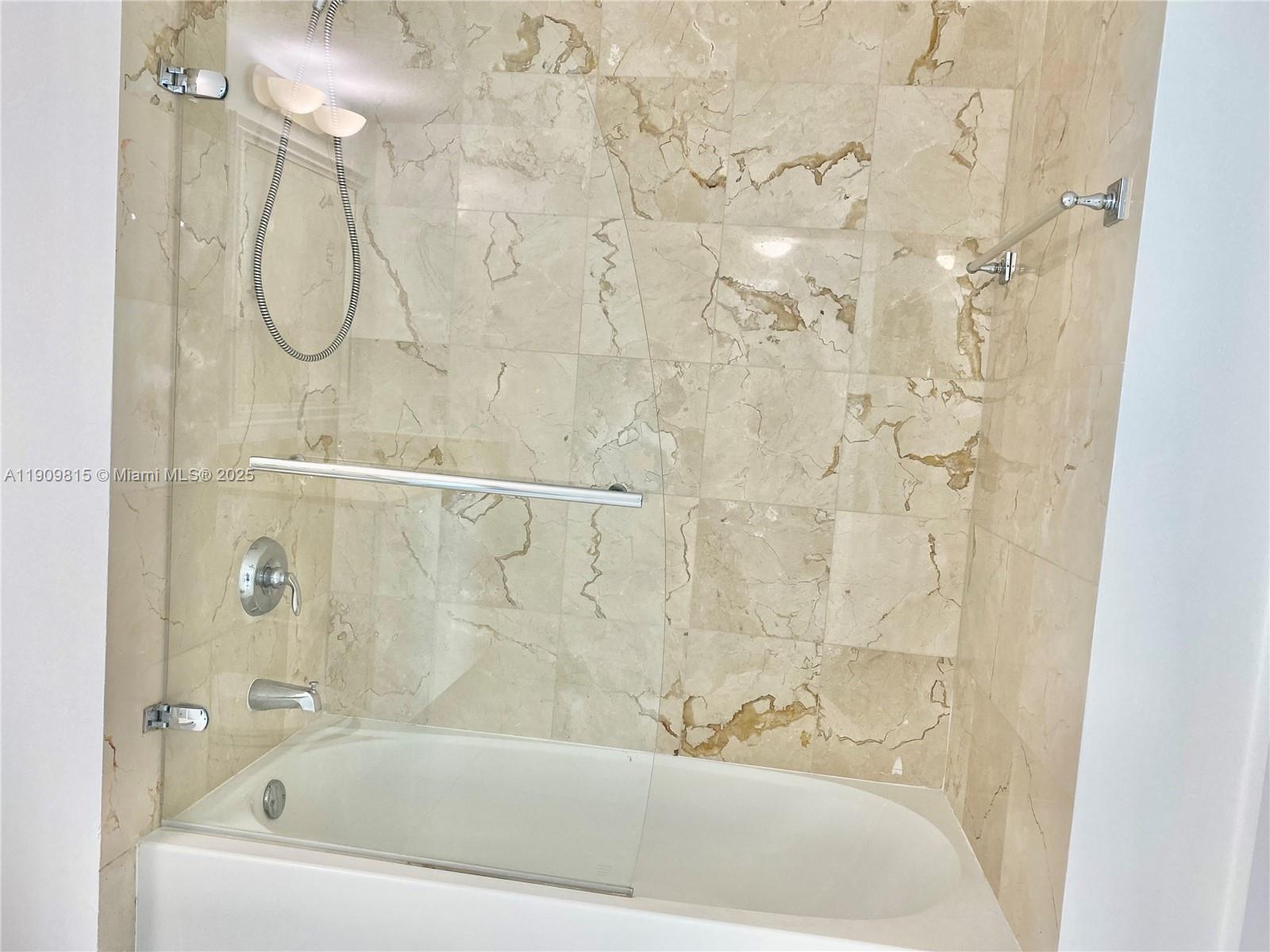 1800 N BAYSHORE DR #4210, Miami FL 33132