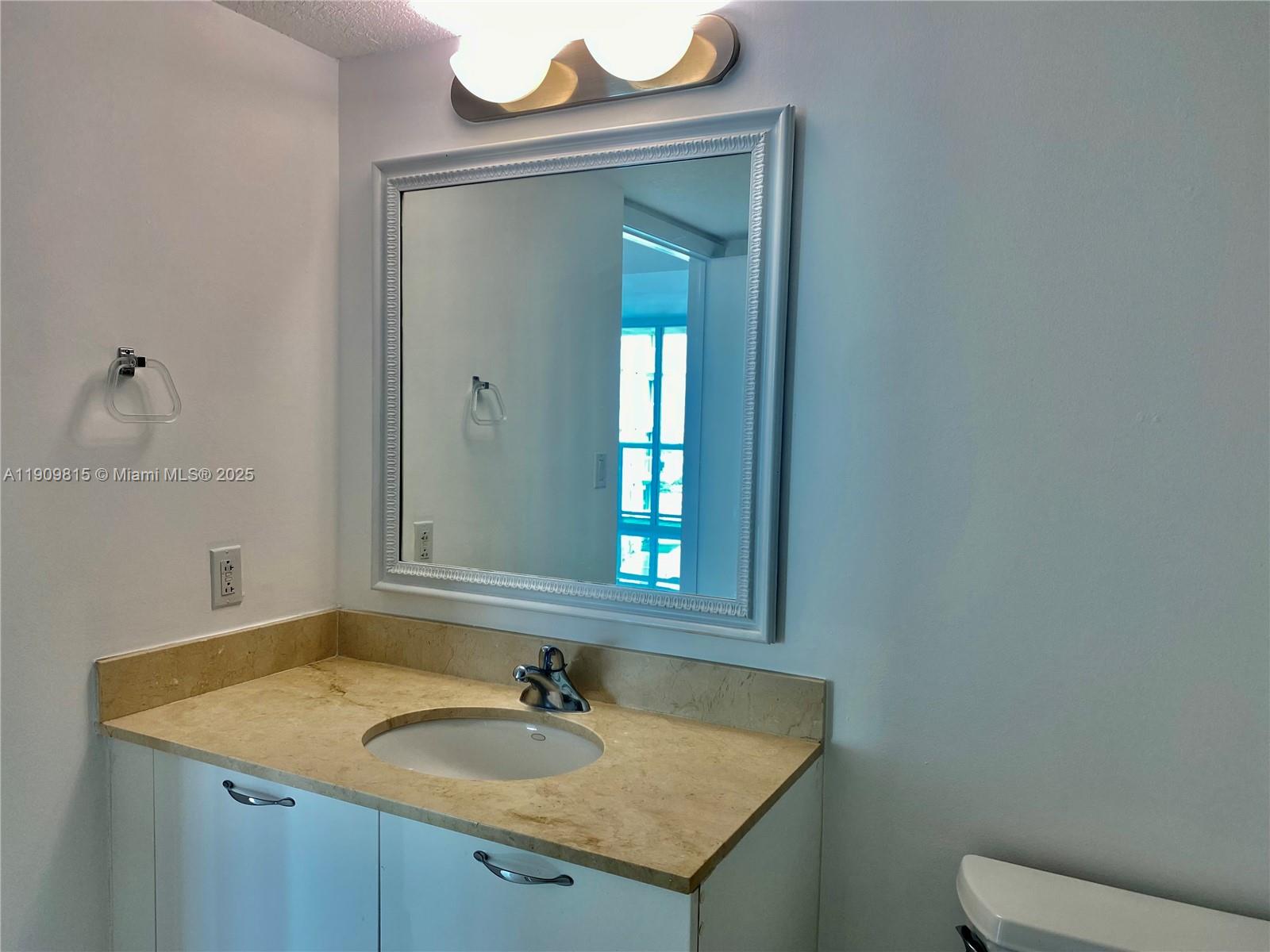 1800 N BAYSHORE DR #4210, Miami FL 33132