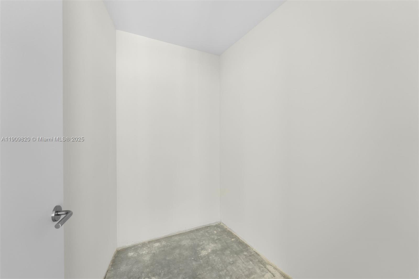 18555 Collins Ave #3205, Sunny Isles Beach FL 33160