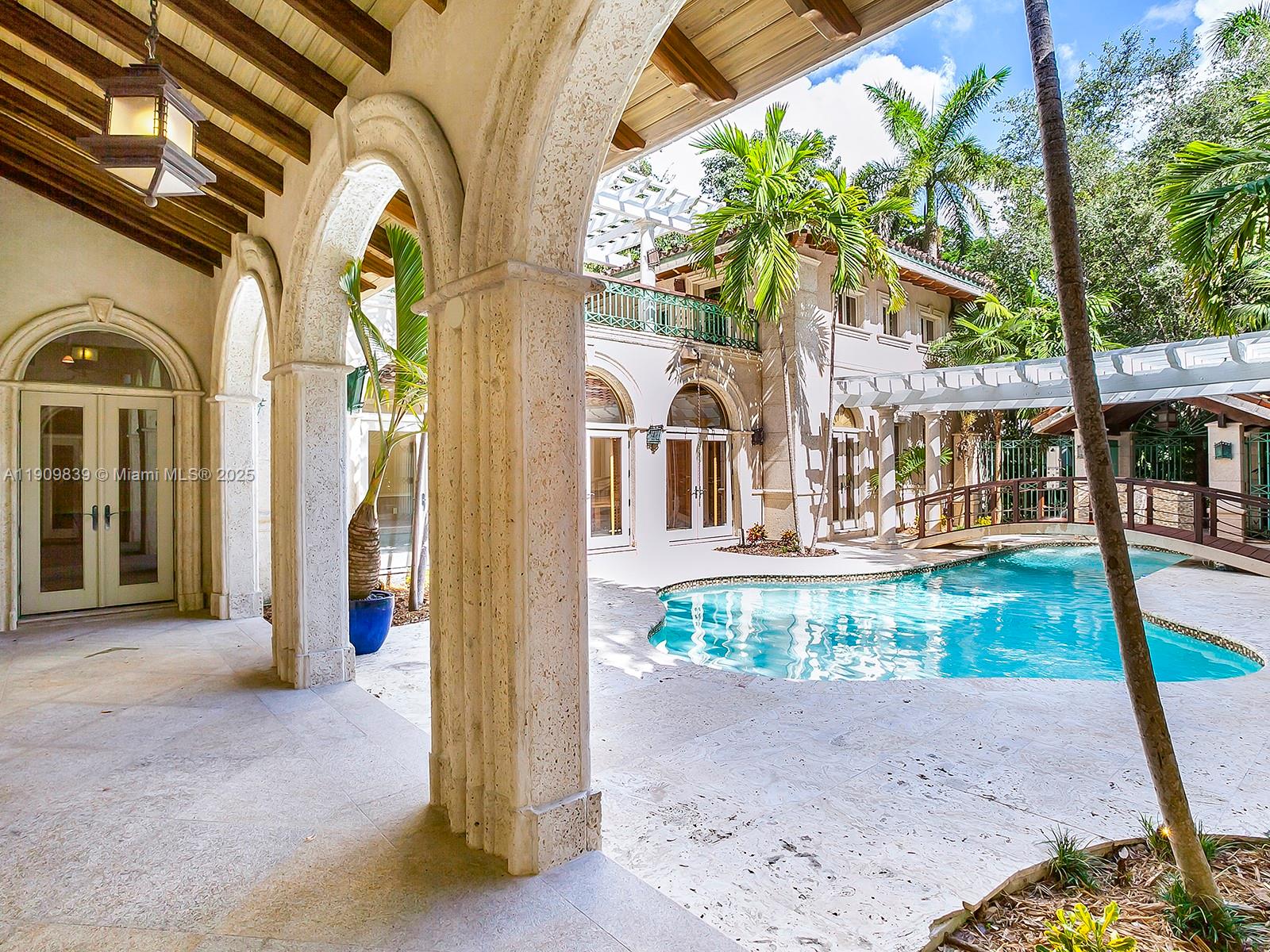 3504 Banyan Cir, Miami FL 33133