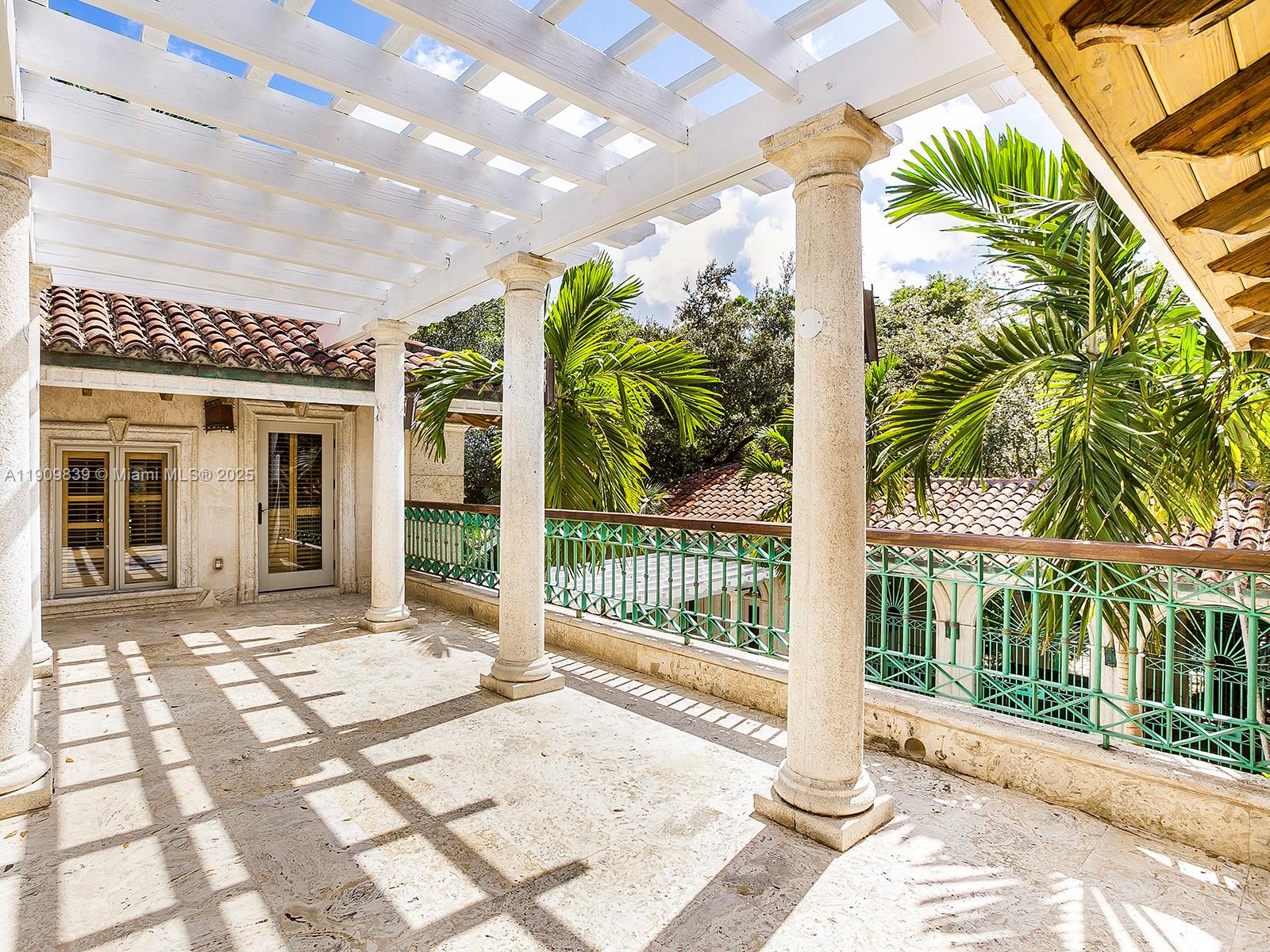 3504 Banyan Cir, Miami FL 33133