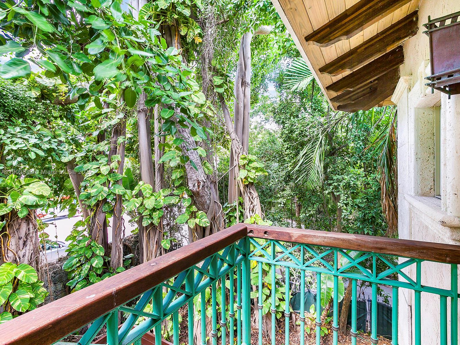3504 Banyan Cir, Miami FL 33133