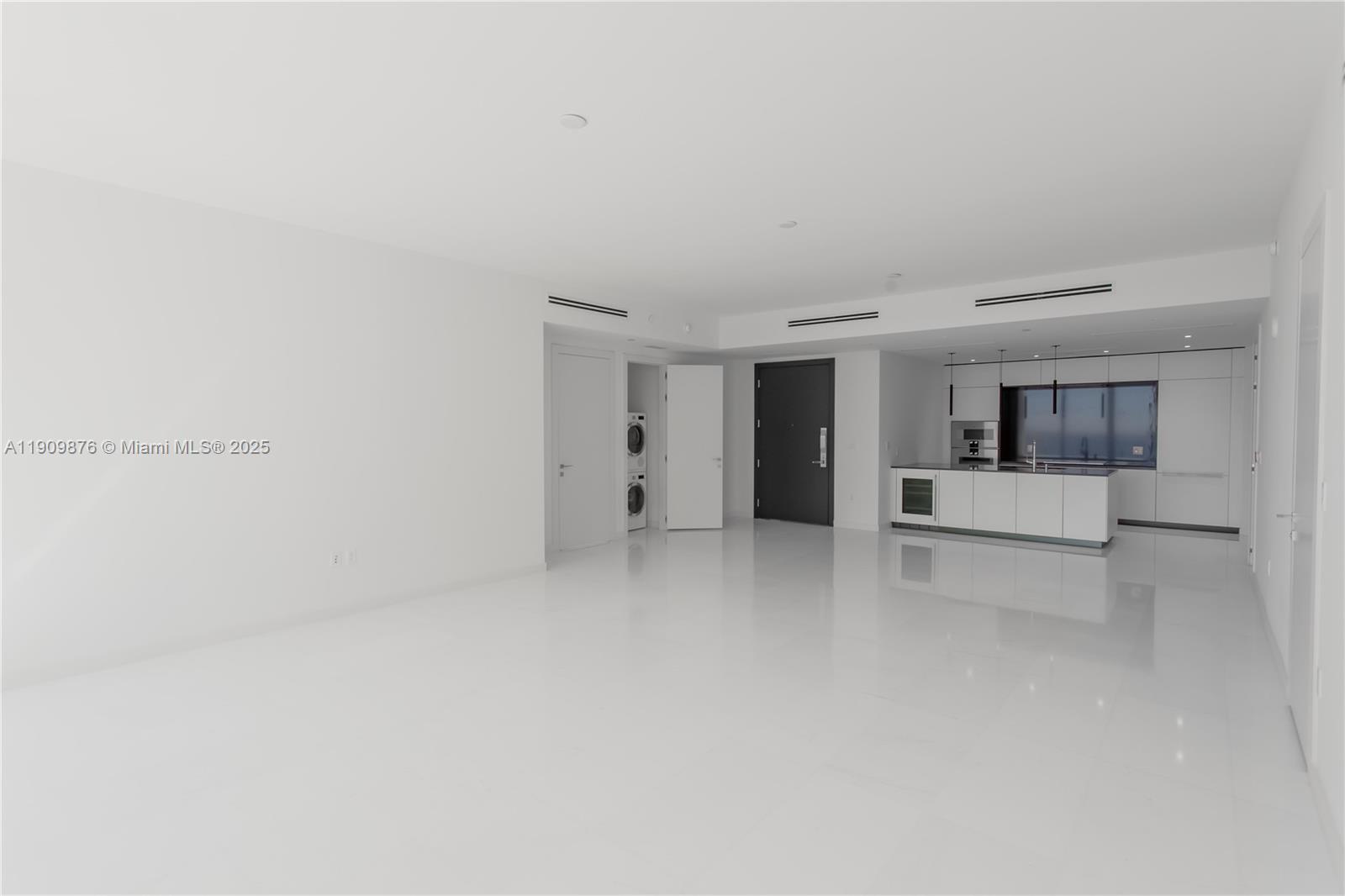300 Biscayne Blvd Way #1003, Miami FL 33131
