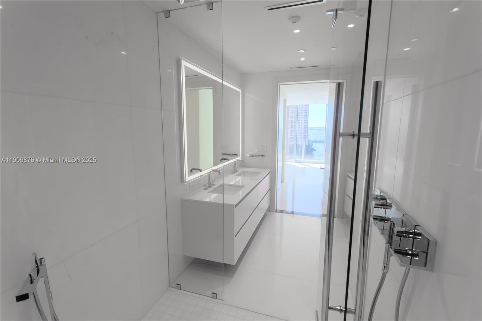 300 Biscayne Blvd Way #1003, Miami FL 33131