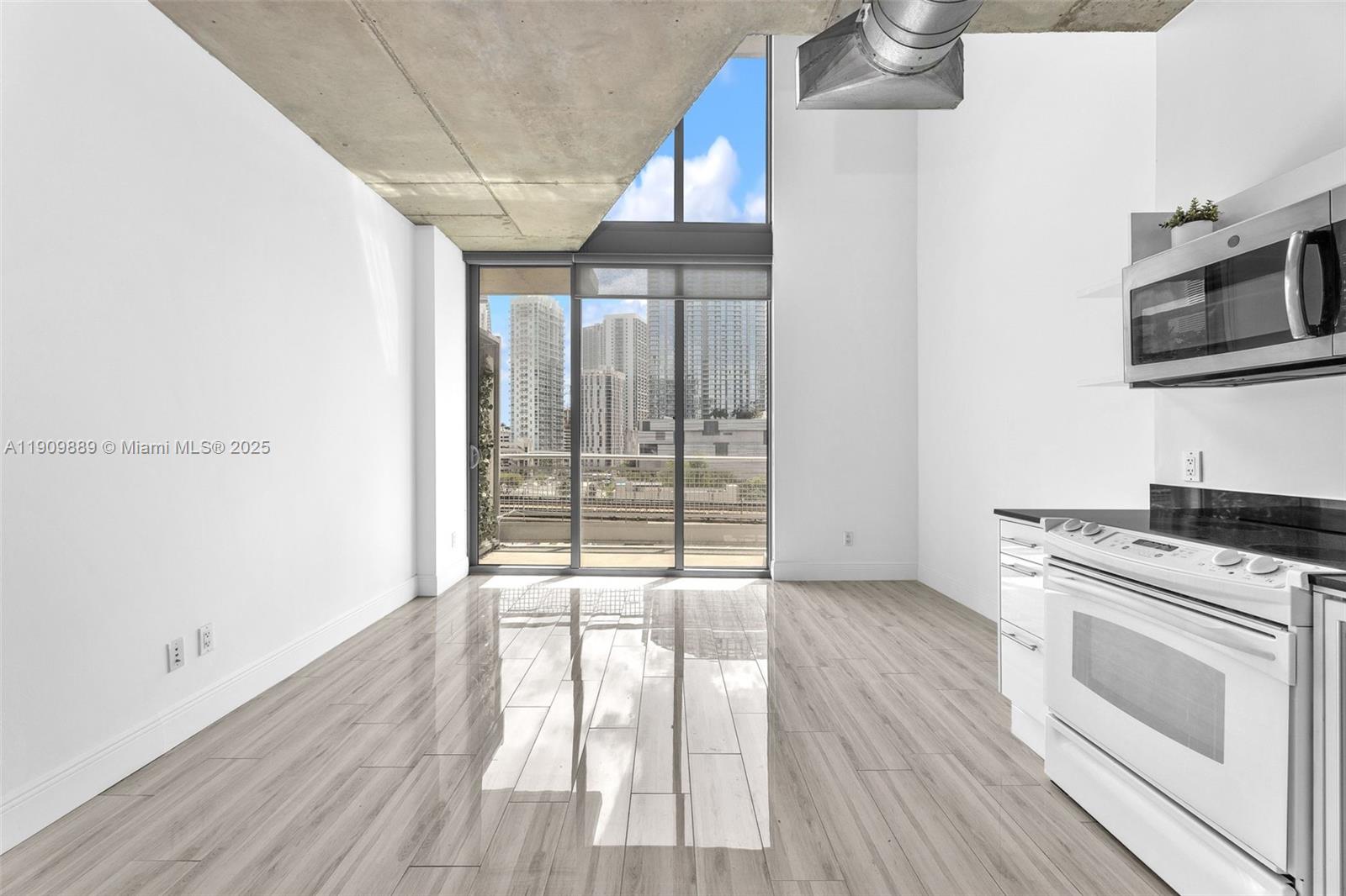 690 SW 1st Court #1008, Miami FL 33130