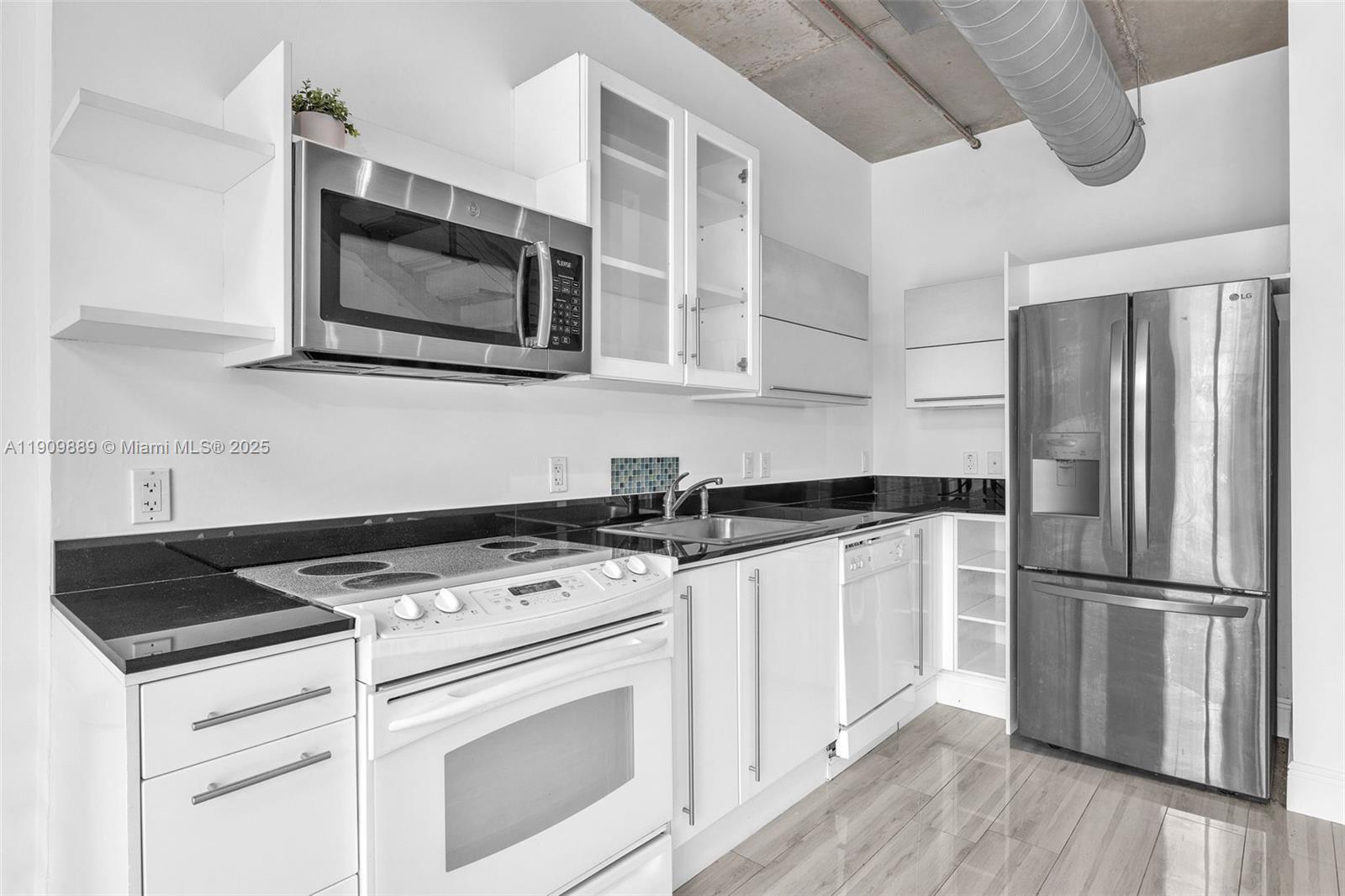690 SW 1st Court #1008, Miami FL 33130