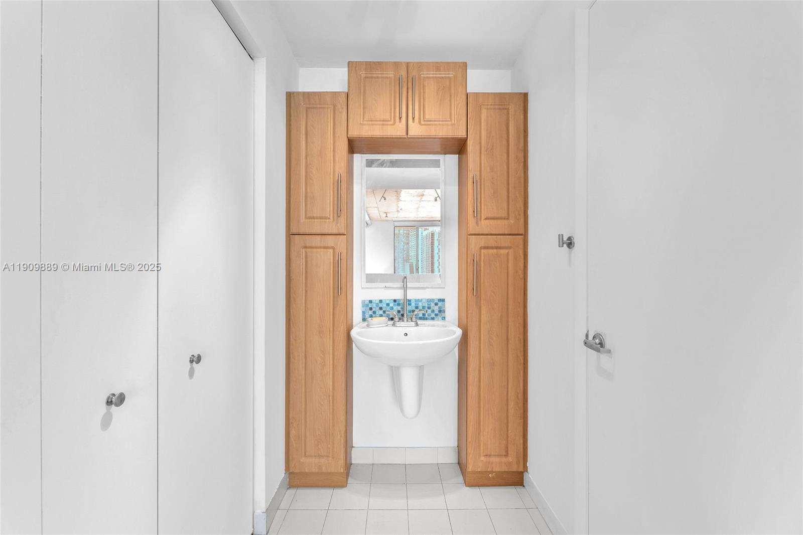 690 SW 1st Court #1008, Miami FL 33130