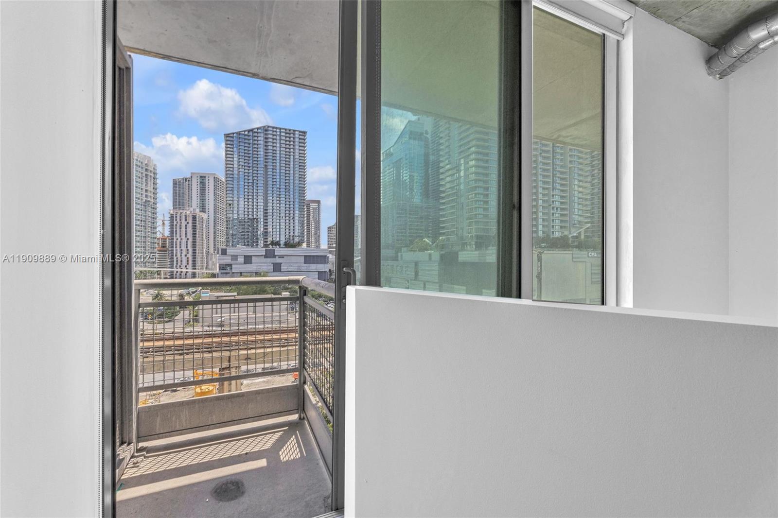 690 SW 1st Court #1008, Miami FL 33130
