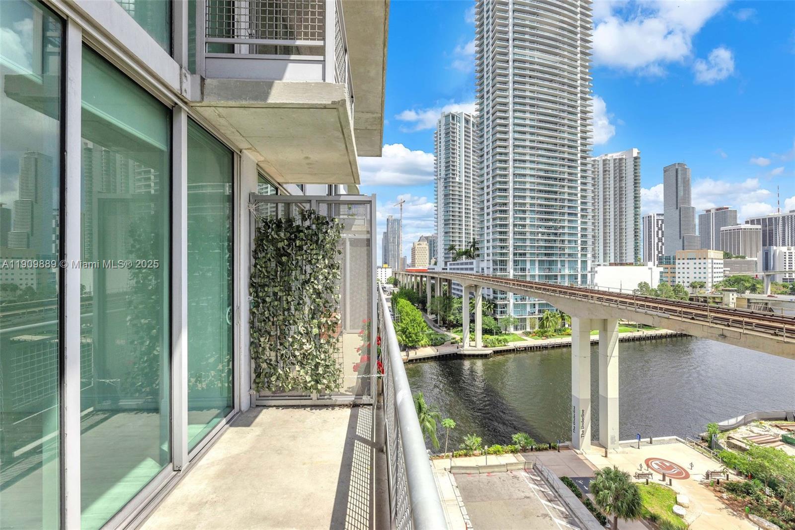 690 SW 1st Court #1008, Miami FL 33130