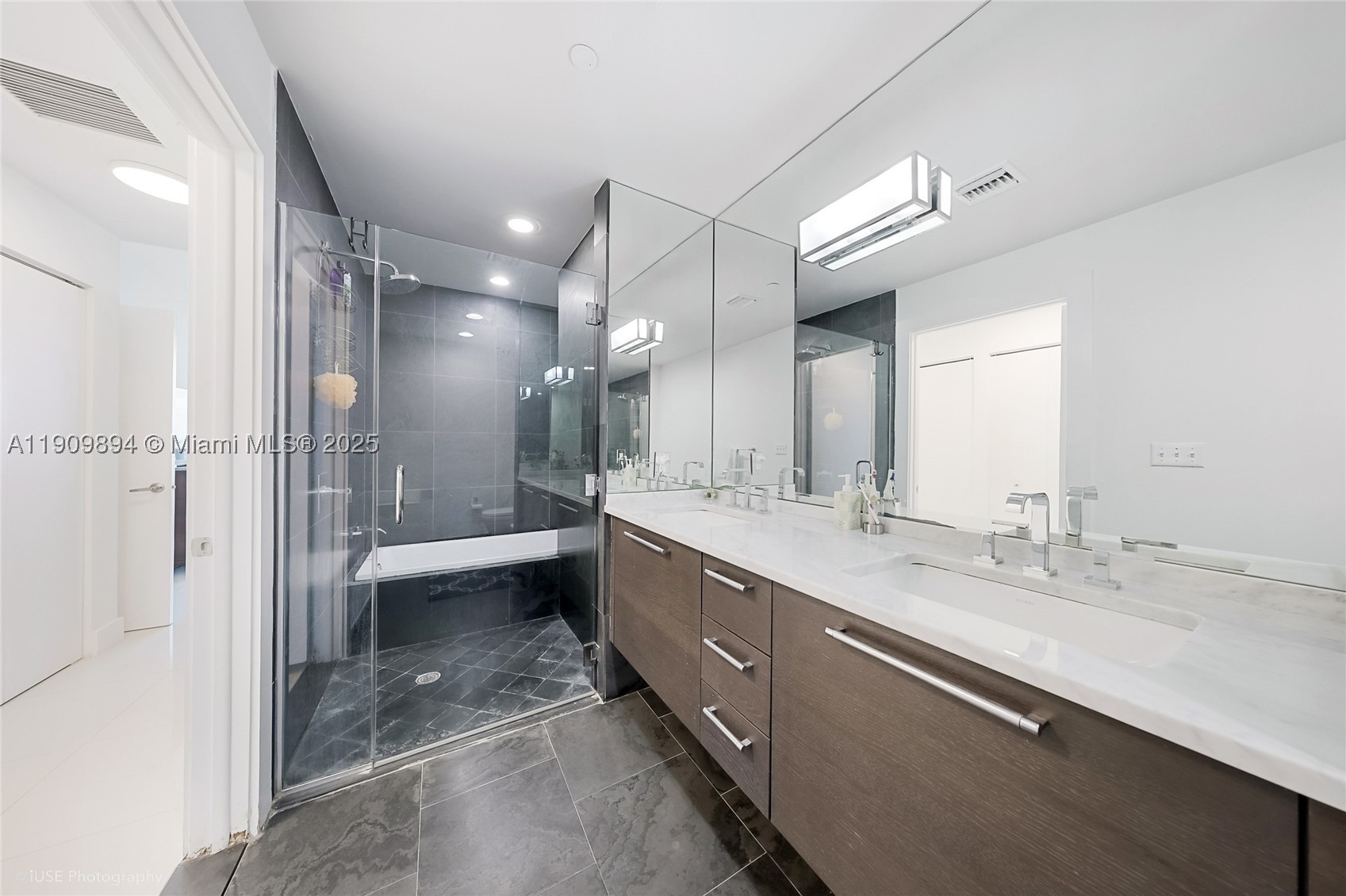 900 Biscayne Blvd #2602, Miami FL 33132