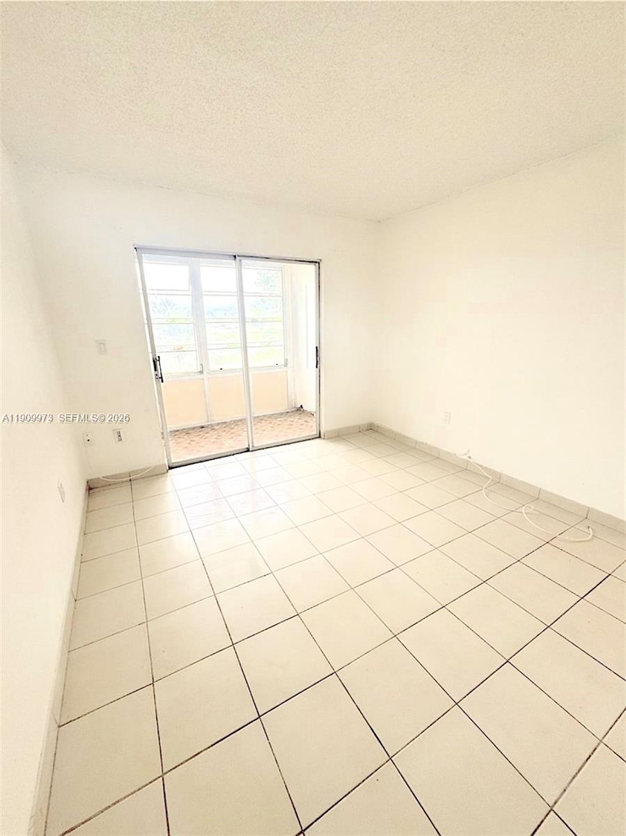 20120 NE 2nd Ave #W27, Miami Gardens FL 33179