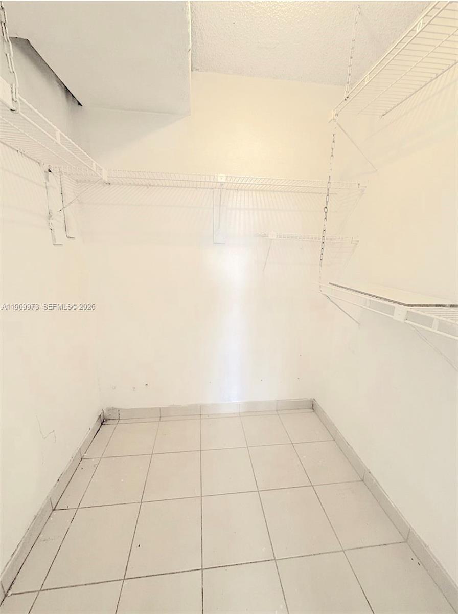 20120 NE 2nd Ave #W27, Miami Gardens FL 33179