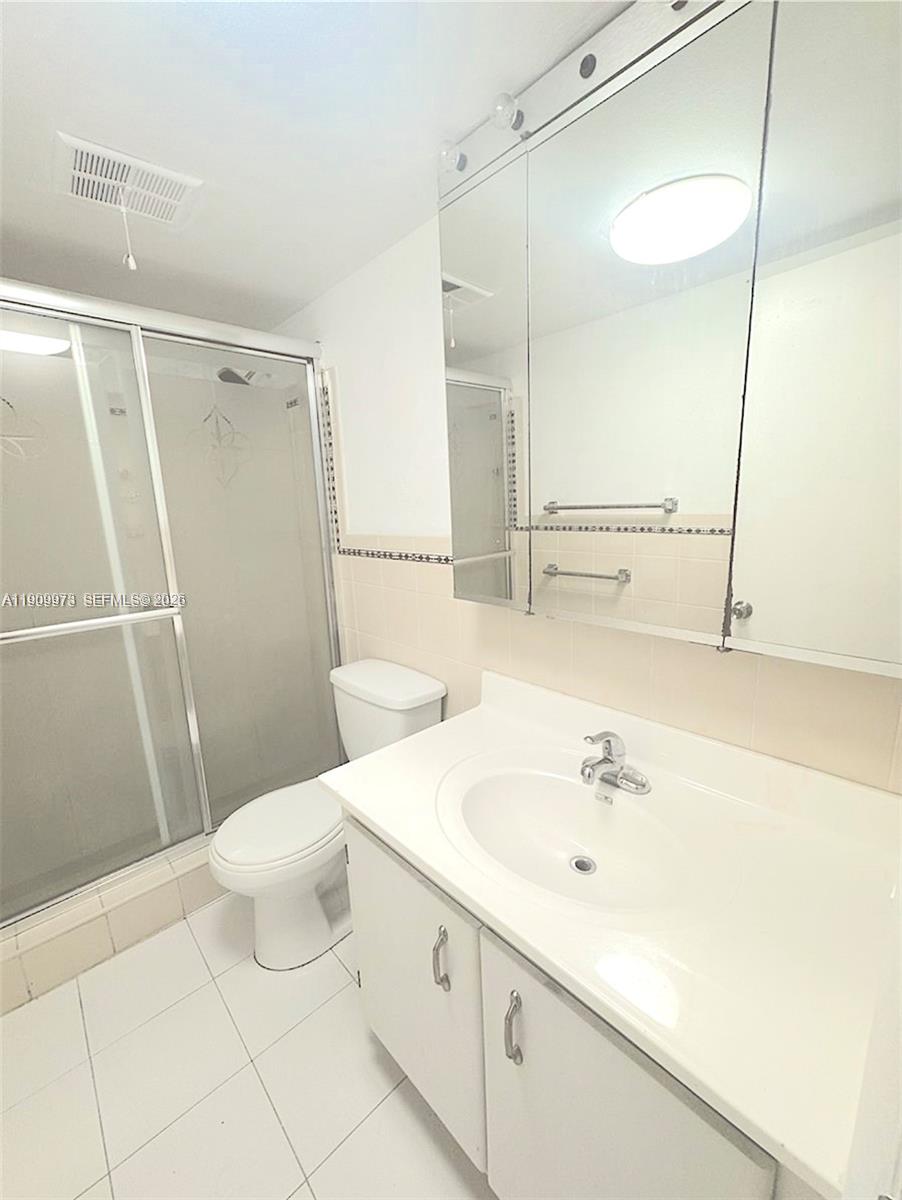 20120 NE 2nd Ave #W27, Miami Gardens FL 33179