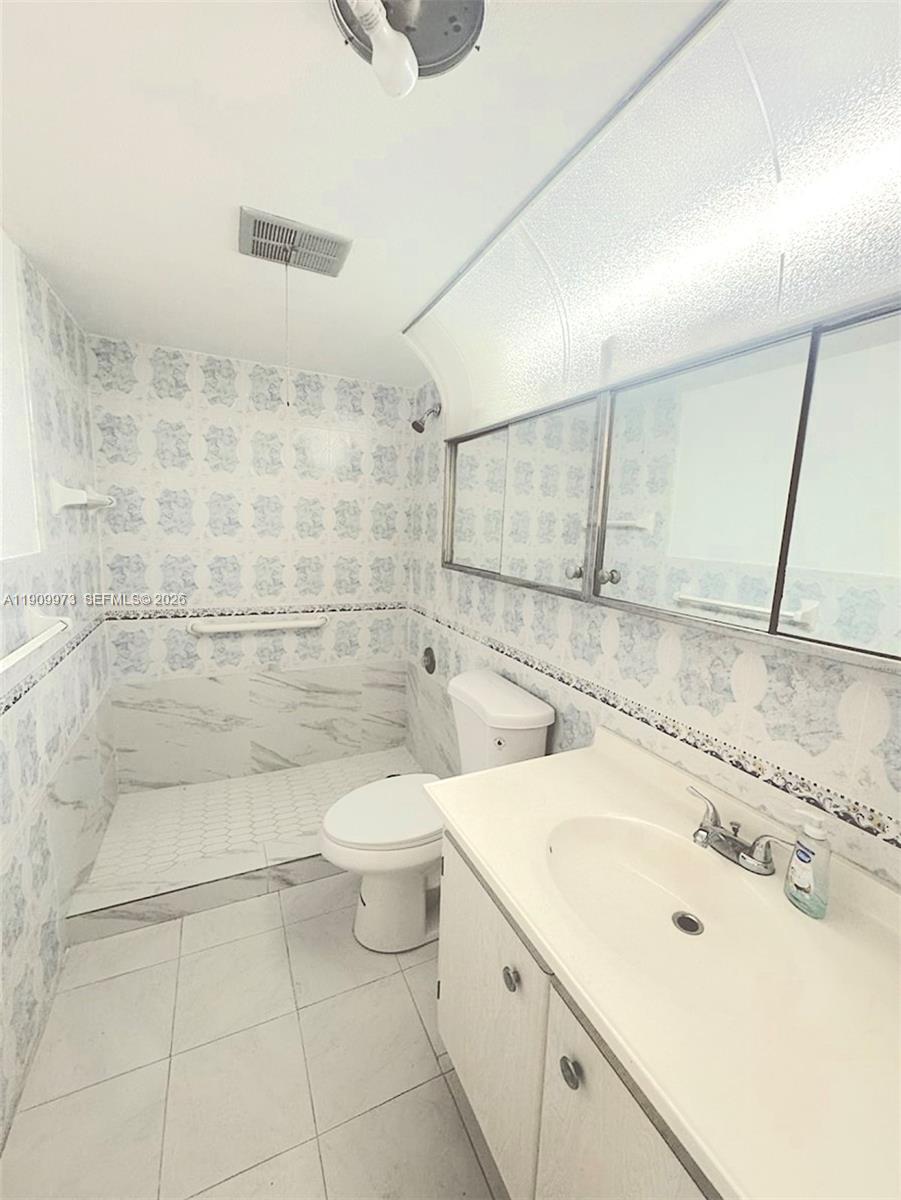 20120 NE 2nd Ave #W27, Miami Gardens FL 33179