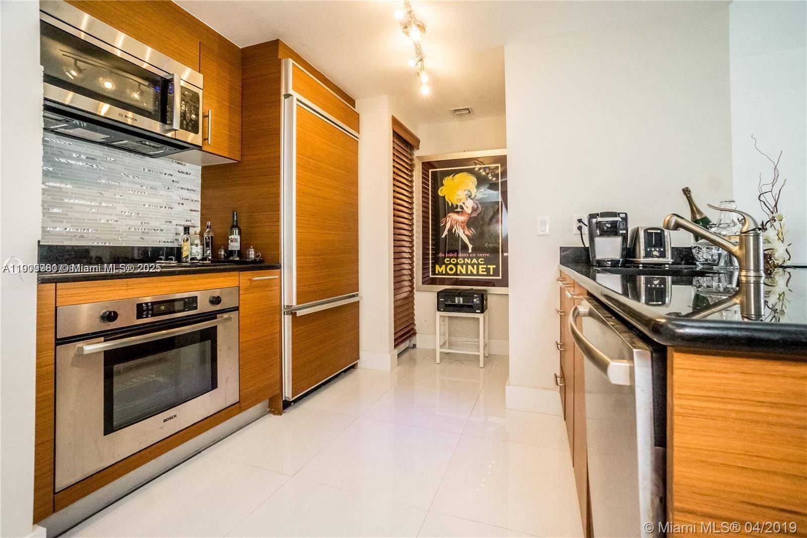 50 Biscayne Blvd #1807, Miami FL 33132