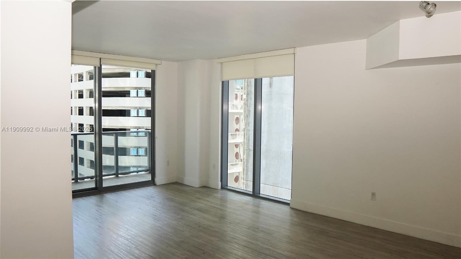 31 SE 6th St #1108, Miami FL 33131