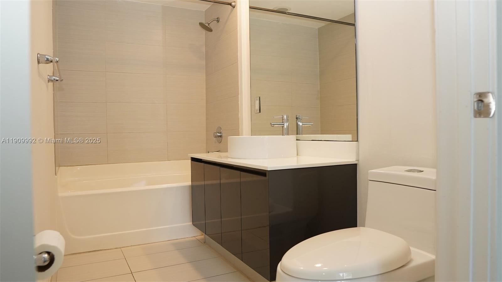 31 SE 6th St #1108, Miami FL 33131