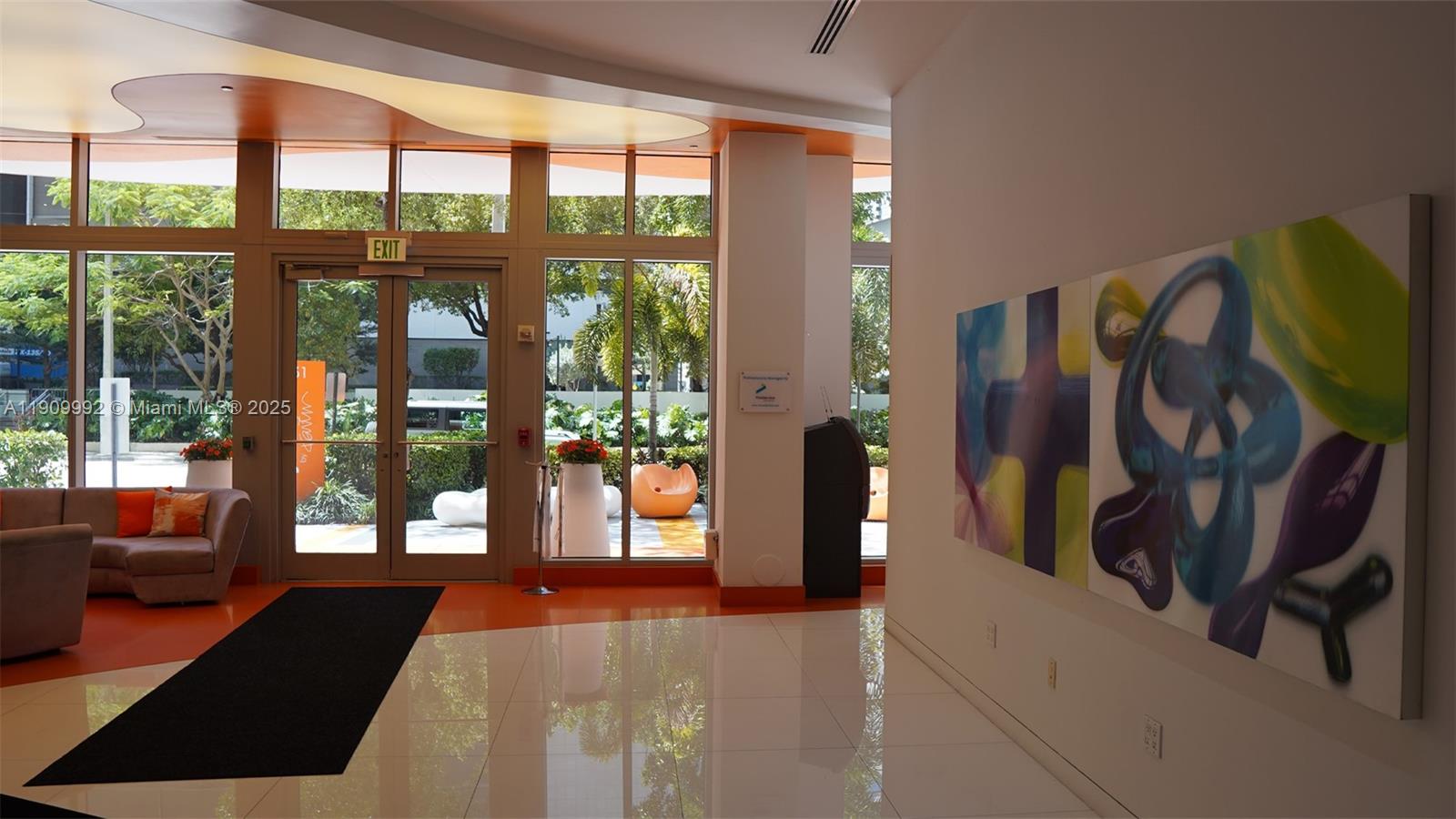 31 SE 6th St #1108, Miami FL 33131