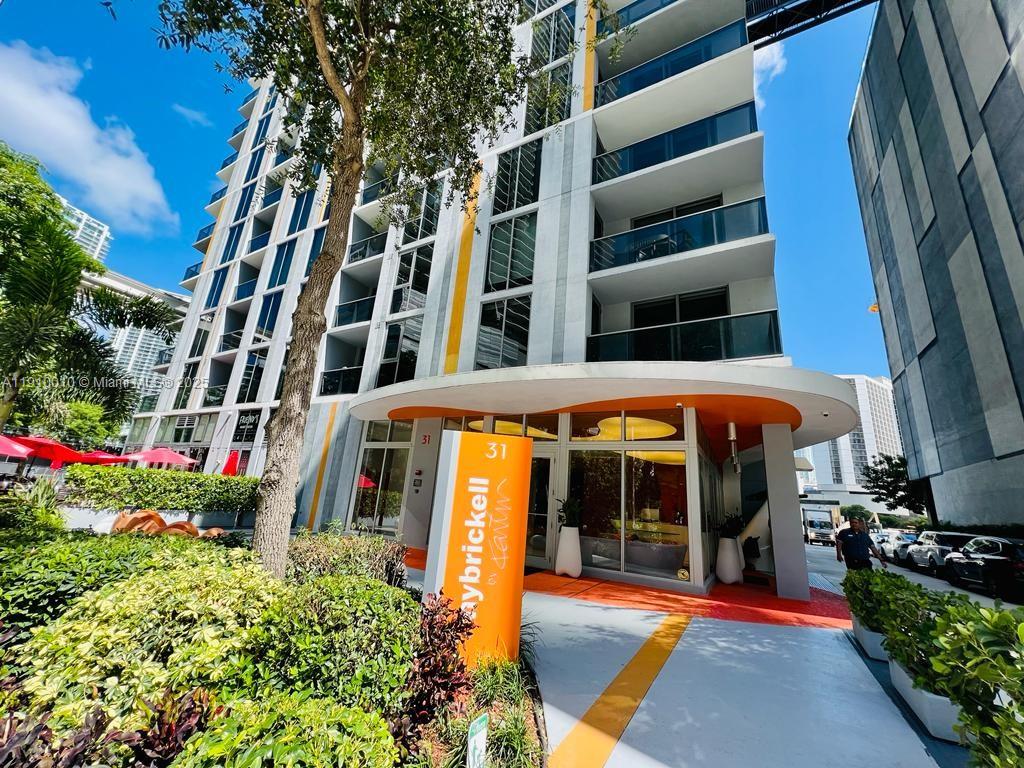 31 SE 6th St #2204, Miami FL 33131