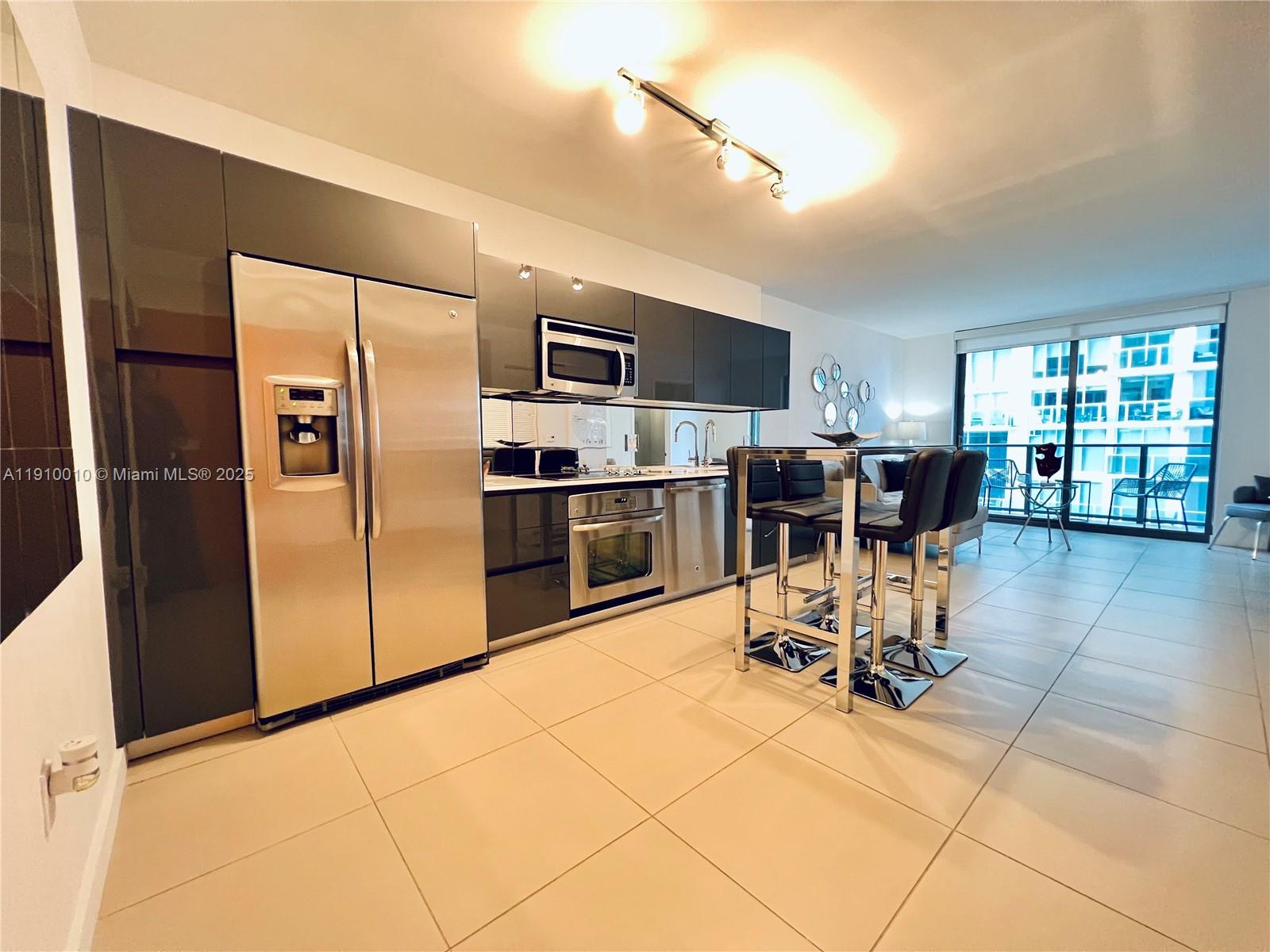 31 SE 6th St #2204, Miami FL 33131