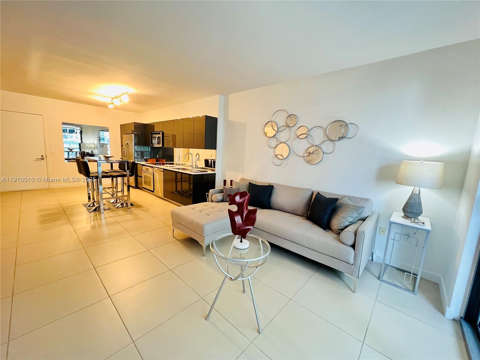 31 SE 6th St #2204, Miami FL 33131