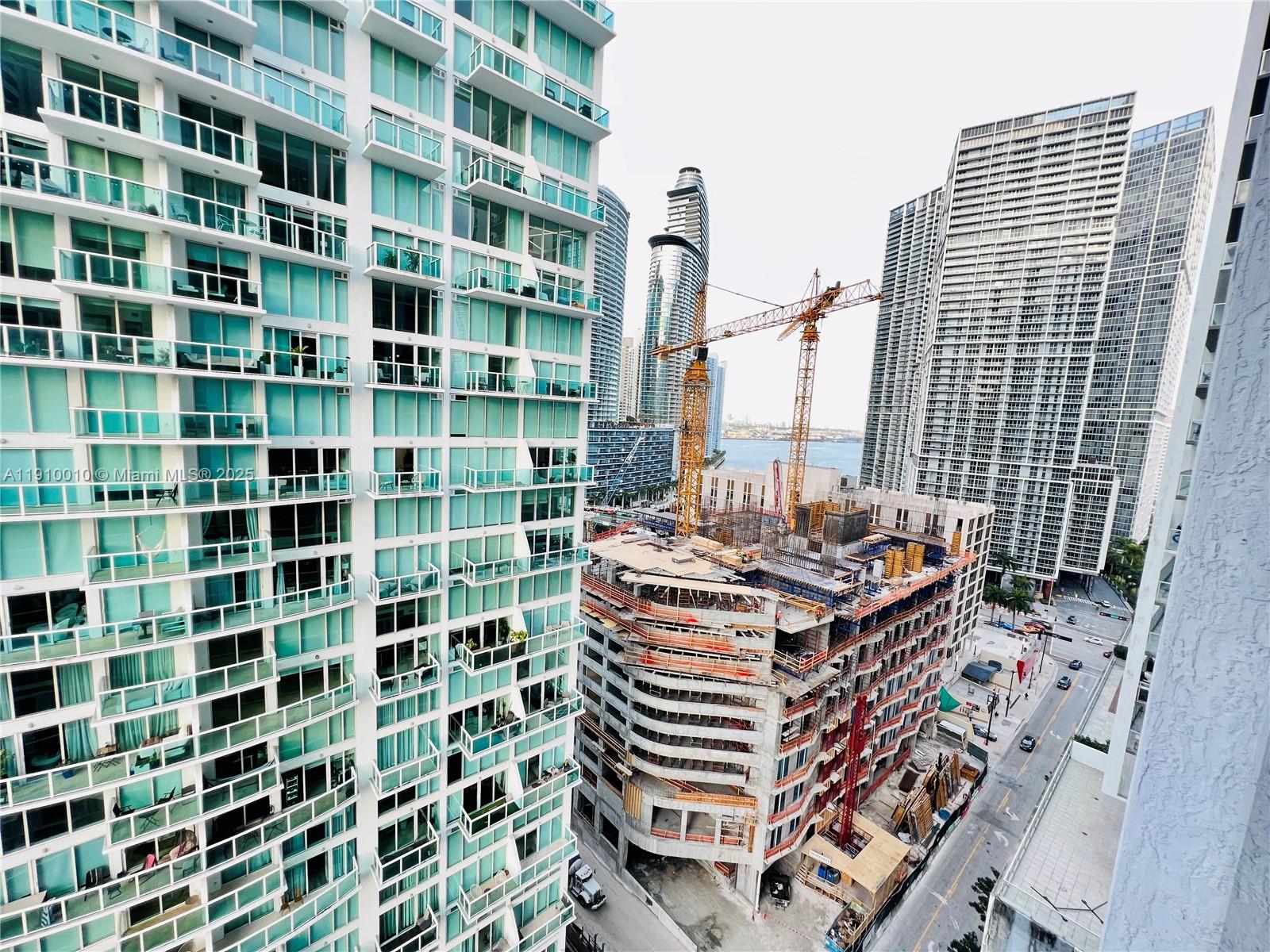 31 SE 6th St #2204, Miami FL 33131