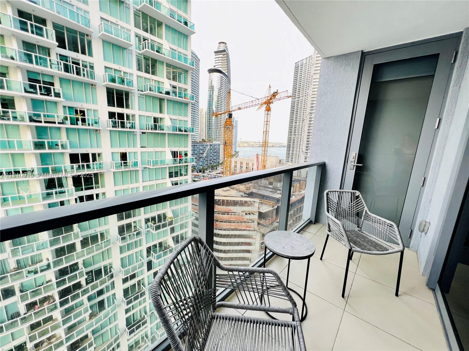 31 SE 6th St #2204, Miami FL 33131