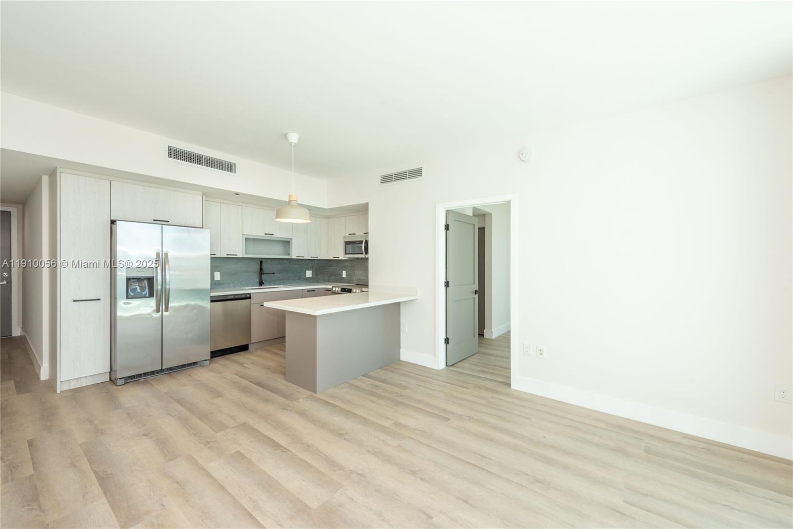 950 Brickell Bay Dr #4007, Miami FL 33131