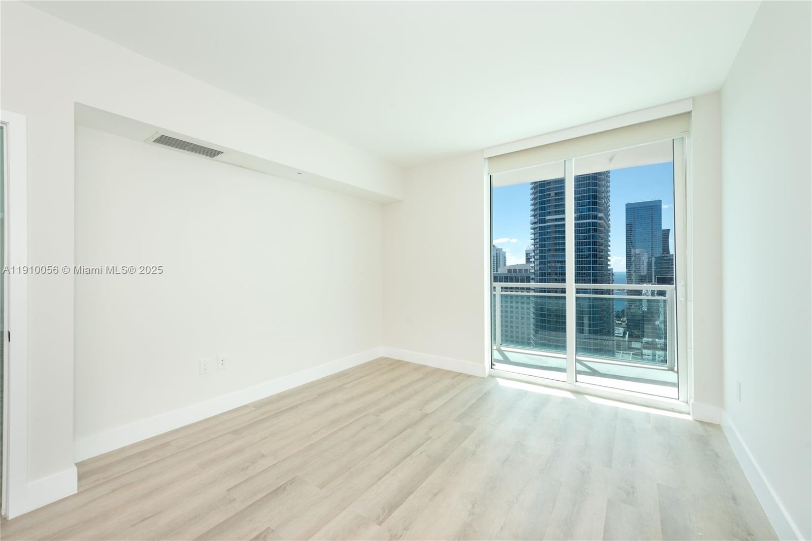950 Brickell Bay Dr #4007, Miami FL 33131