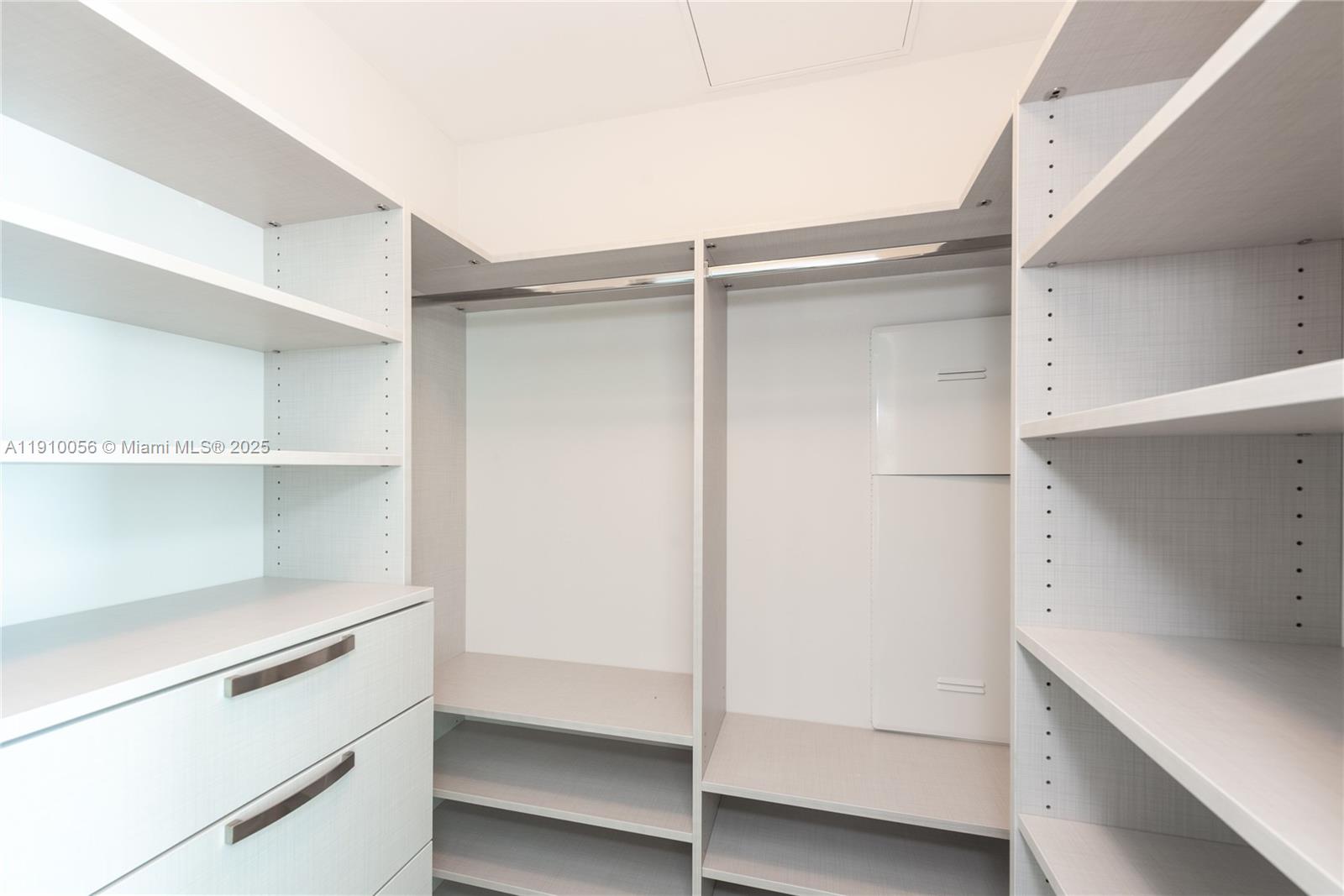 950 Brickell Bay Dr #4007, Miami FL 33131