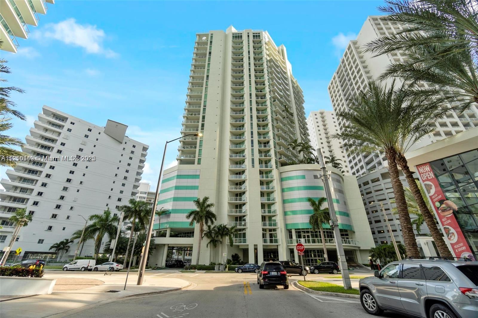 218 SE 14th St #1003, Miami FL 33131