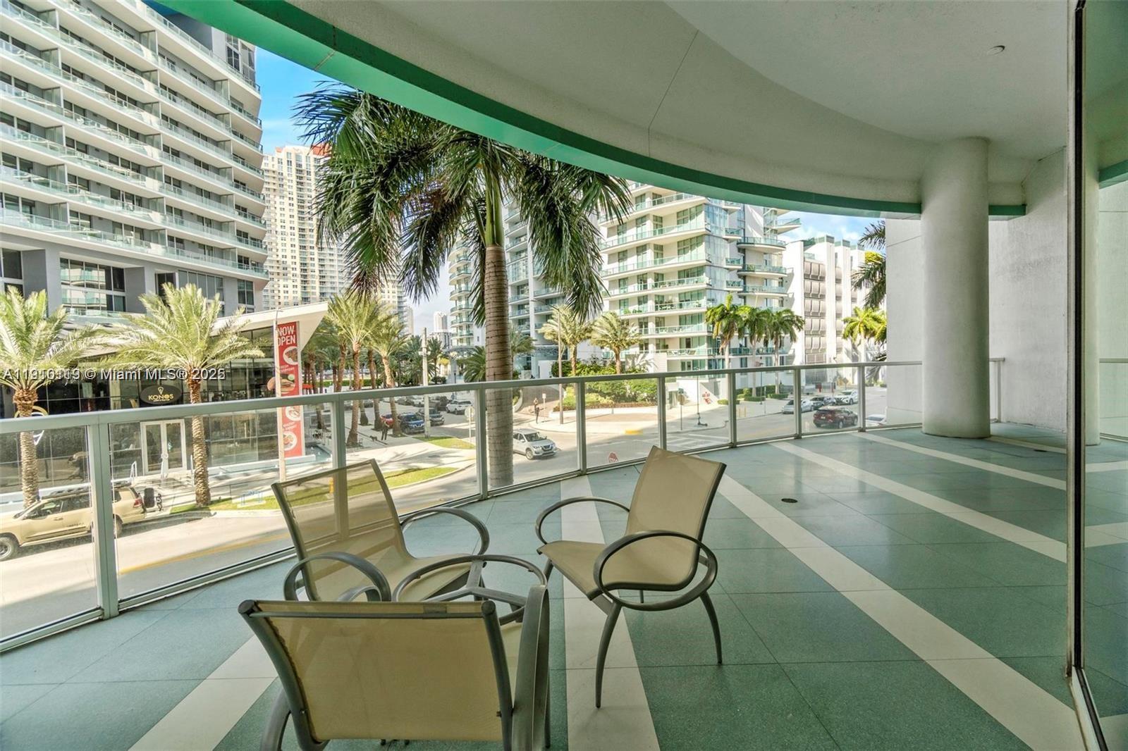 218 SE 14th St #1003, Miami FL 33131