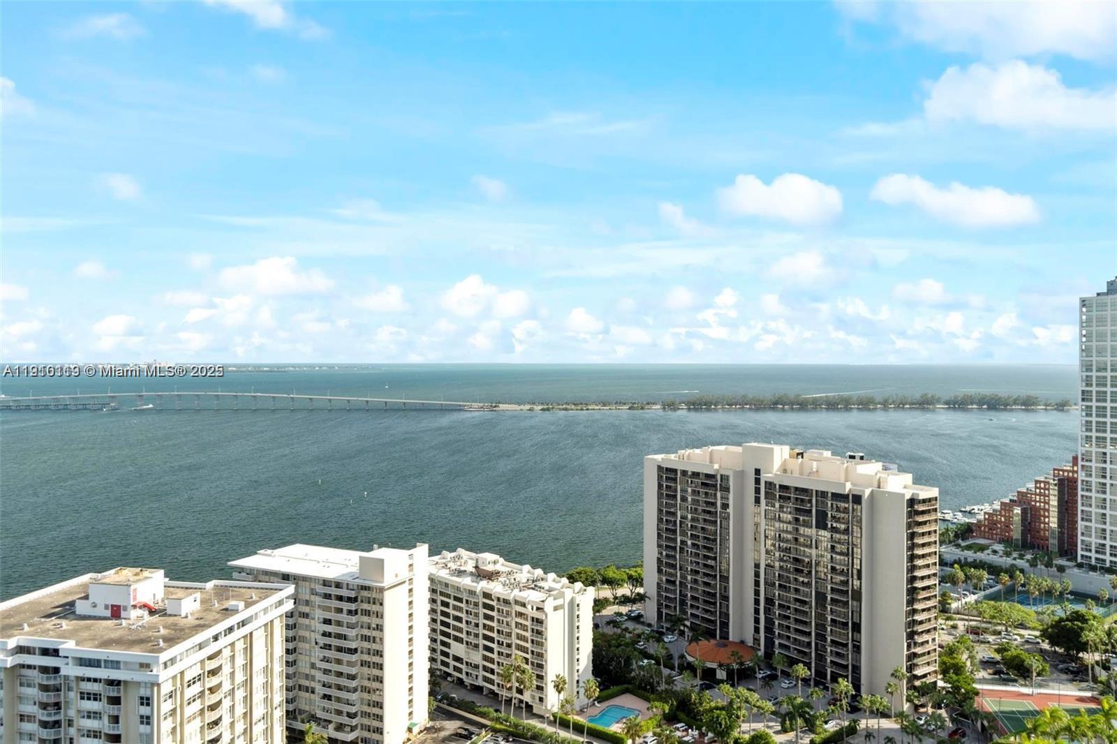 218 SE 14th St #1003, Miami FL 33131
