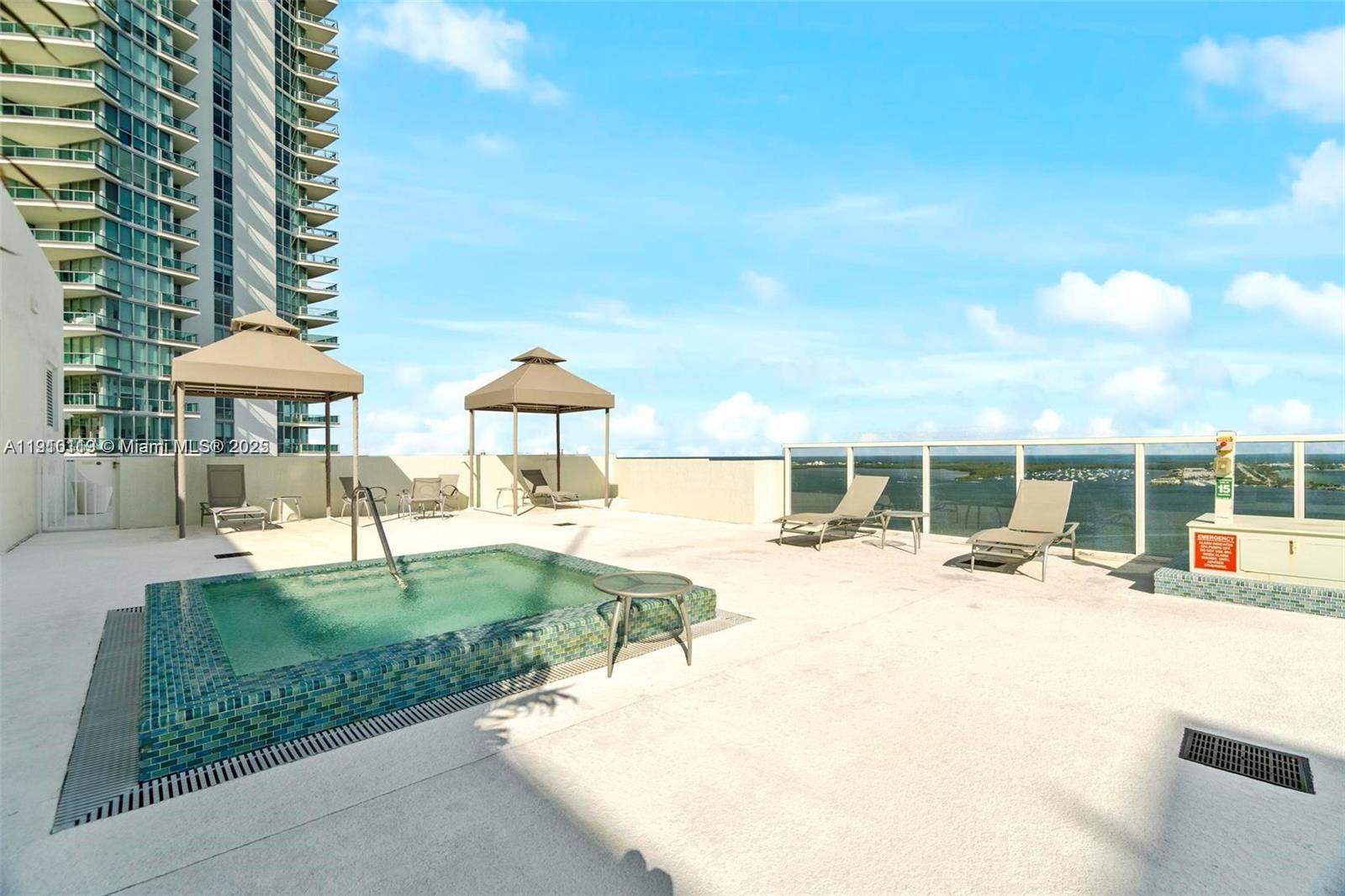 218 SE 14th St #1003, Miami FL 33131