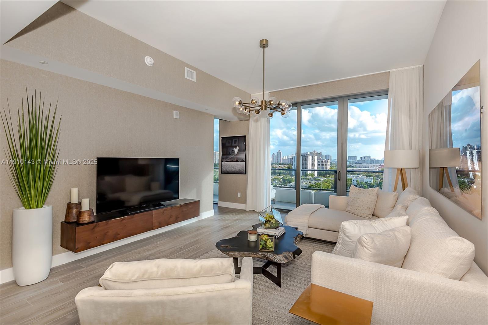 2960 NE 207th St #1112, Aventura FL 33180