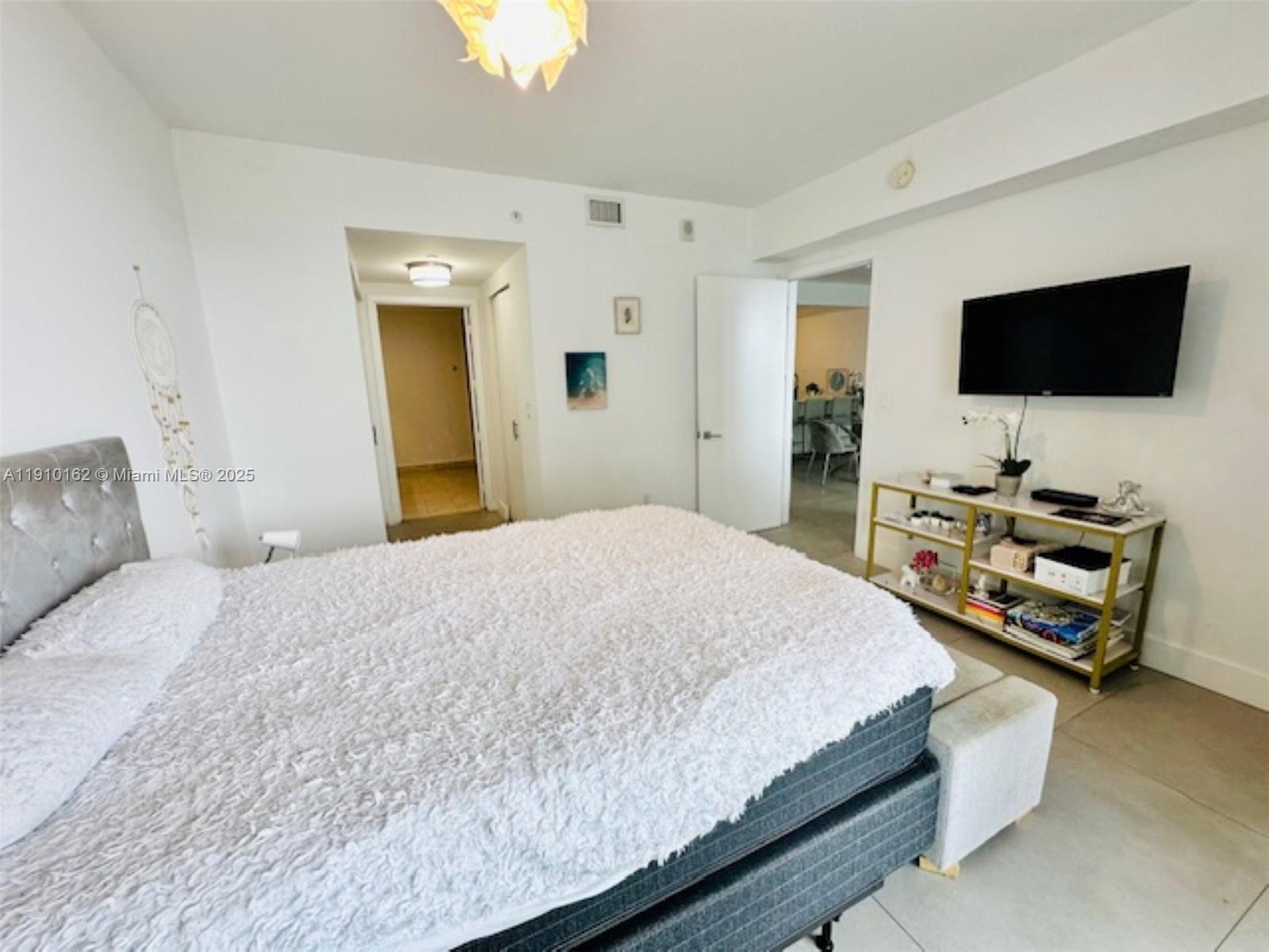 488 NE 18th St #3606, Miami FL 33132