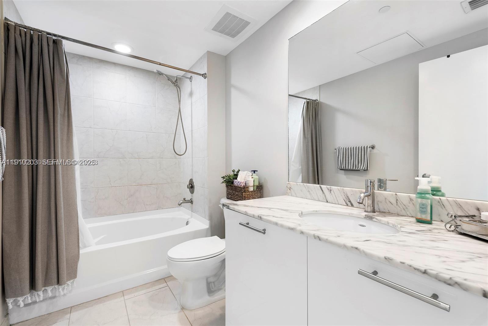 951 Brickell Ave #1903, Miami FL 33131