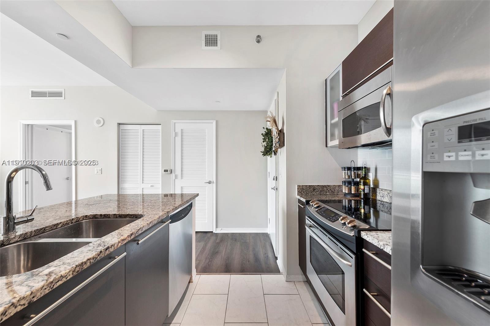 951 Brickell Ave #1903, Miami FL 33131