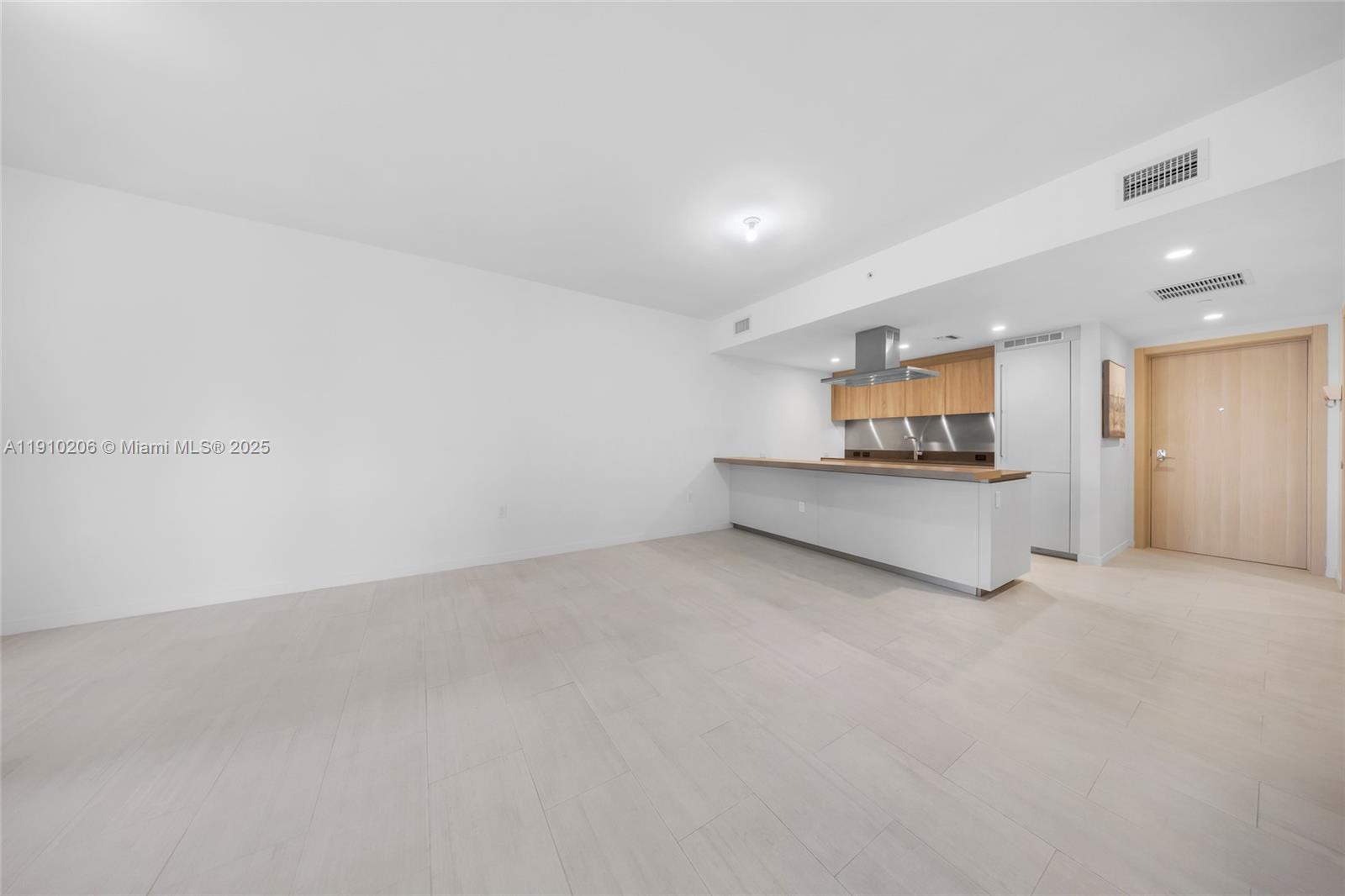 1000 Brickell Plz #3103, Miami FL 33131