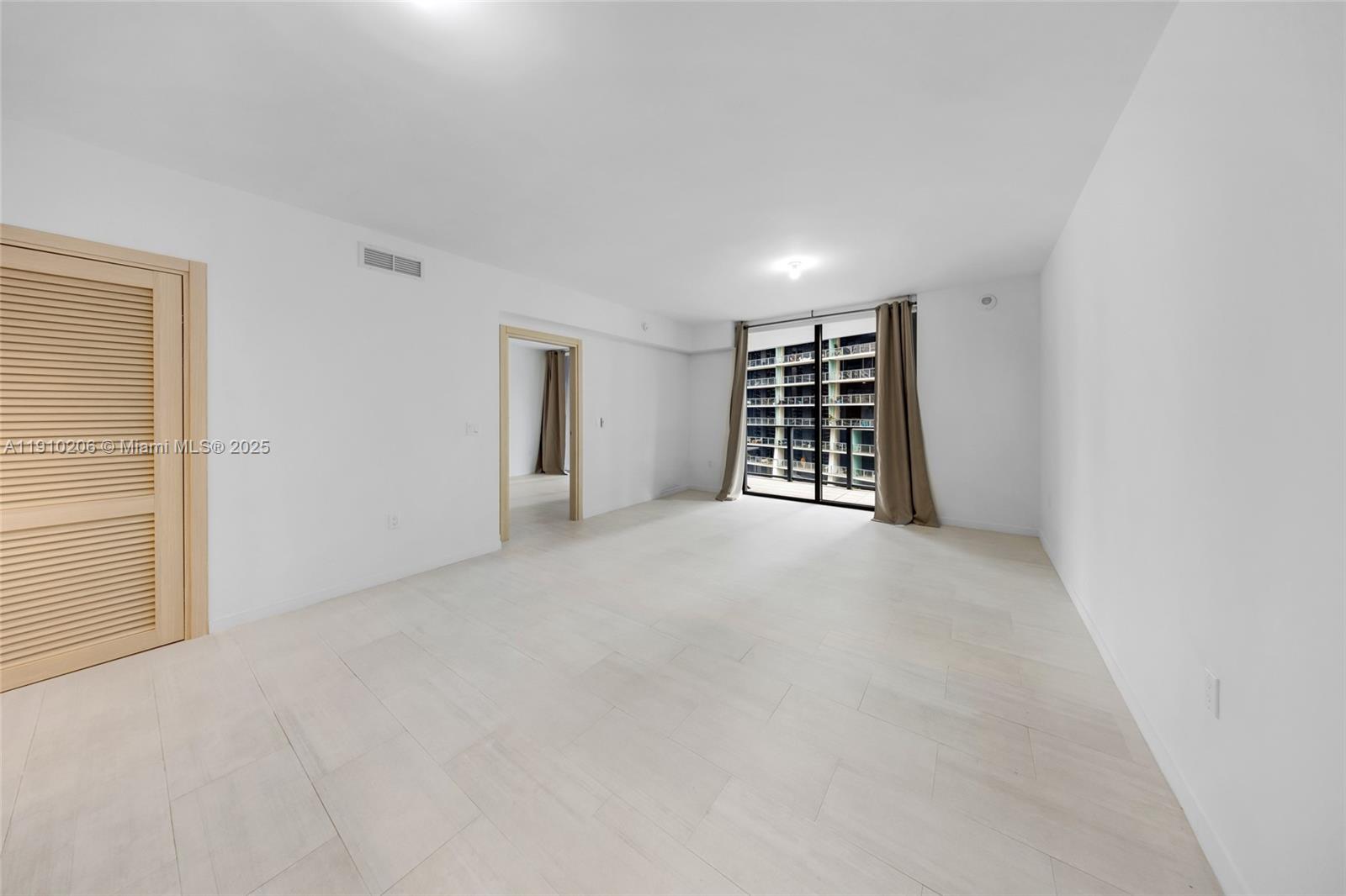 1000 Brickell Plz #3103, Miami FL 33131