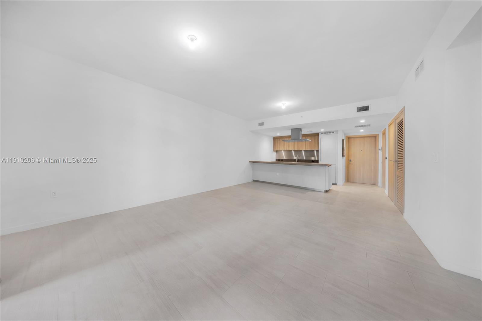 1000 Brickell Plz #3103, Miami FL 33131